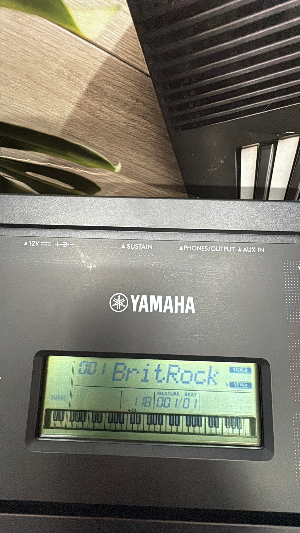Yamaha PSR-E283 Tragbares Keyboard