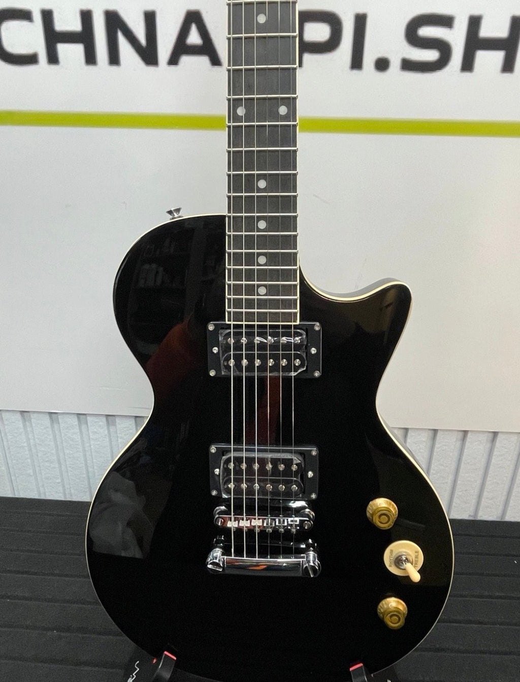 Donner E-Gitarre LP-Stil 39 Zoll Voller Größe mit Tasche