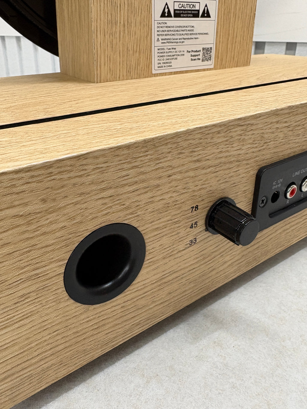 Fuse Vertikaler Plattenspieler Vinyl-Player BT, FM