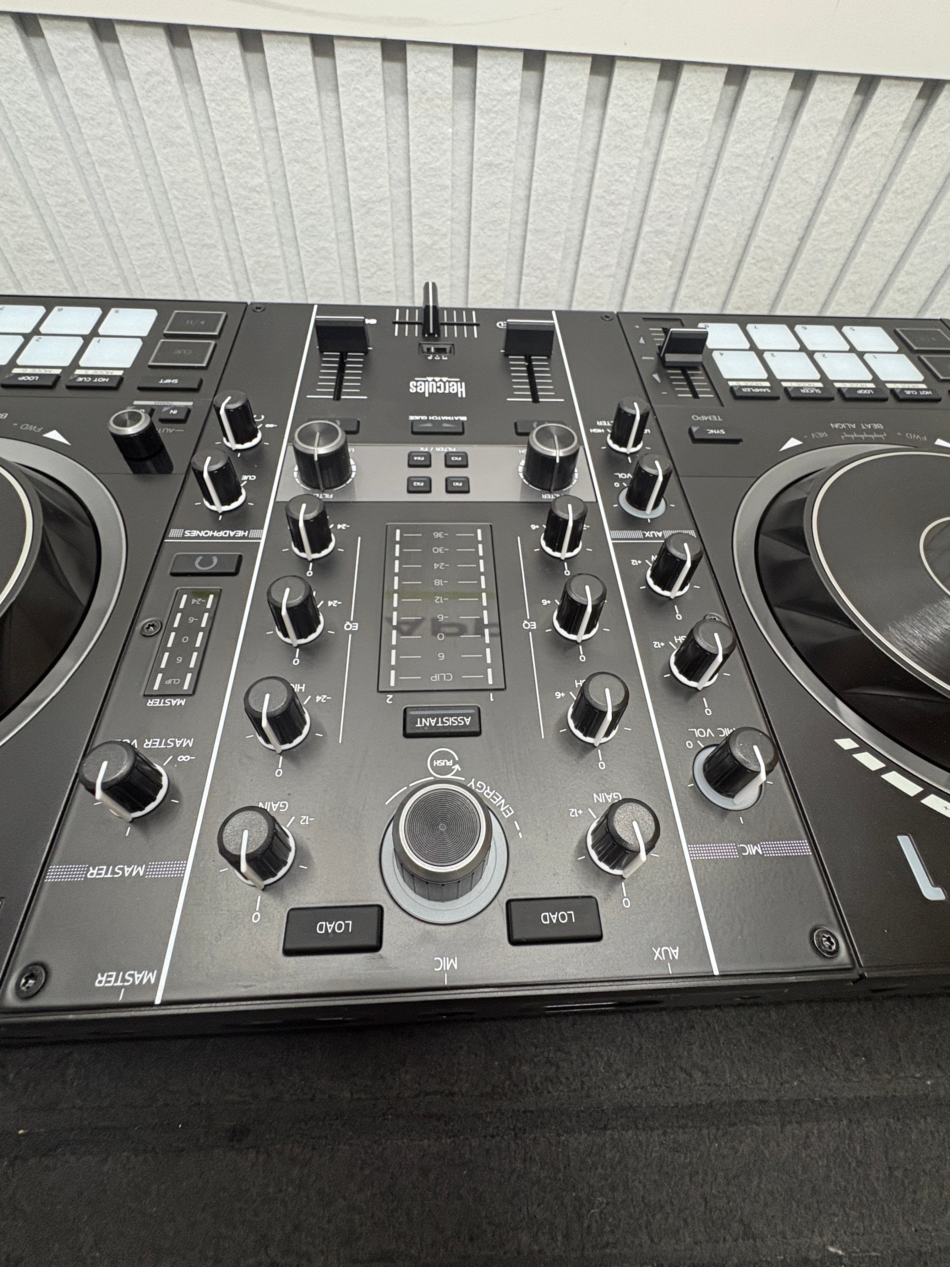 Hercules DJControl Inpulse 500 - Dj Controller für Serato