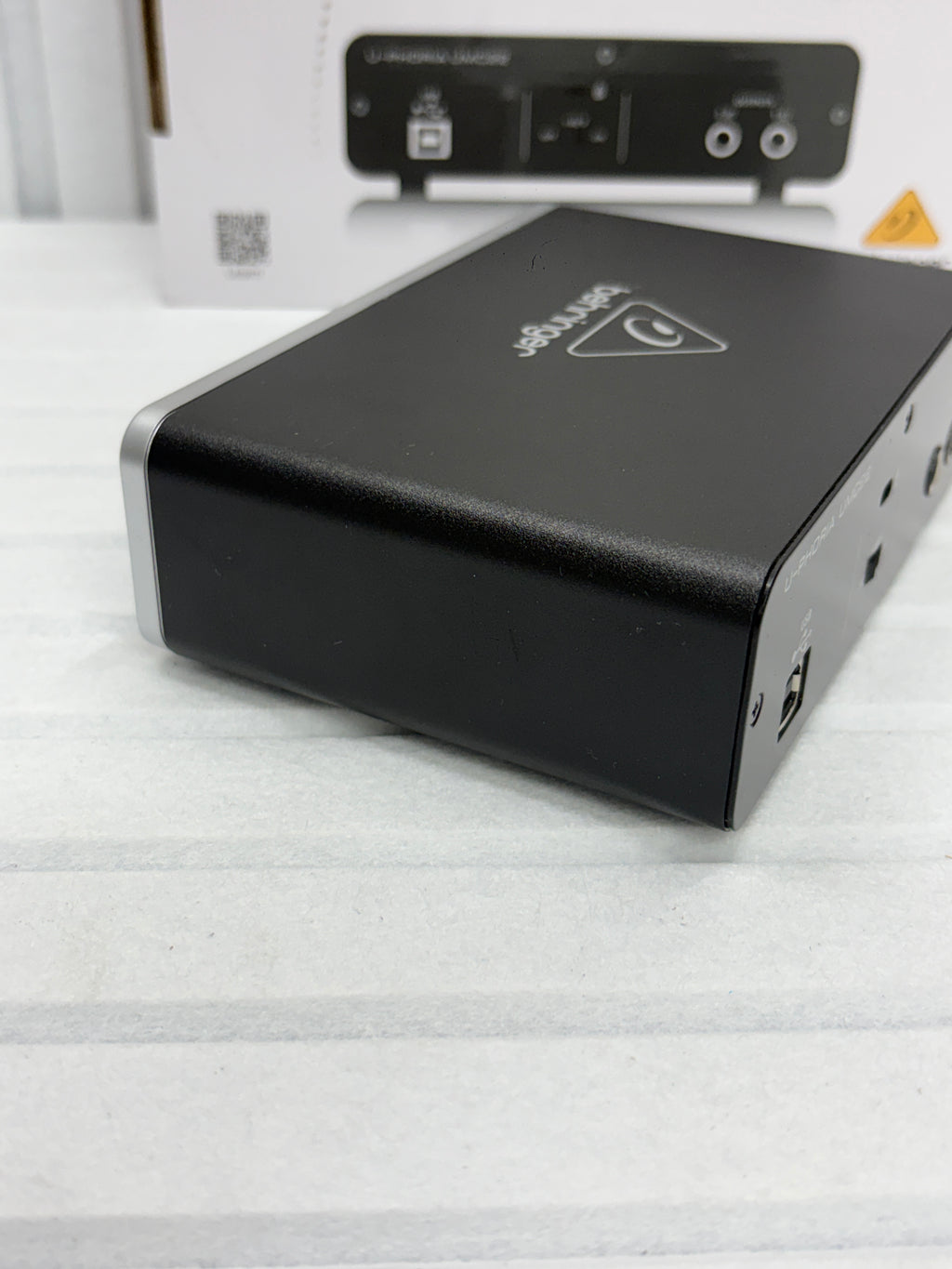 Behringer U-Phoria UMC22 USB Audio Interface – MIDAS Preamp