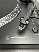 Audio-Technica AT-LP120XUSB Plattenspieler – Direktantrieb, Hi-Fi, USB
