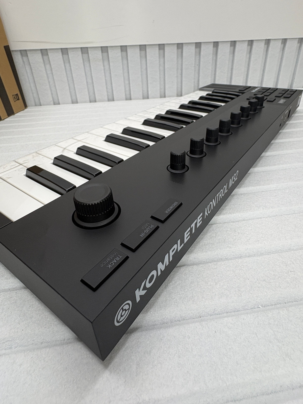 Native Instruments Komplete Kontrol M32 - MIDI Keyboard