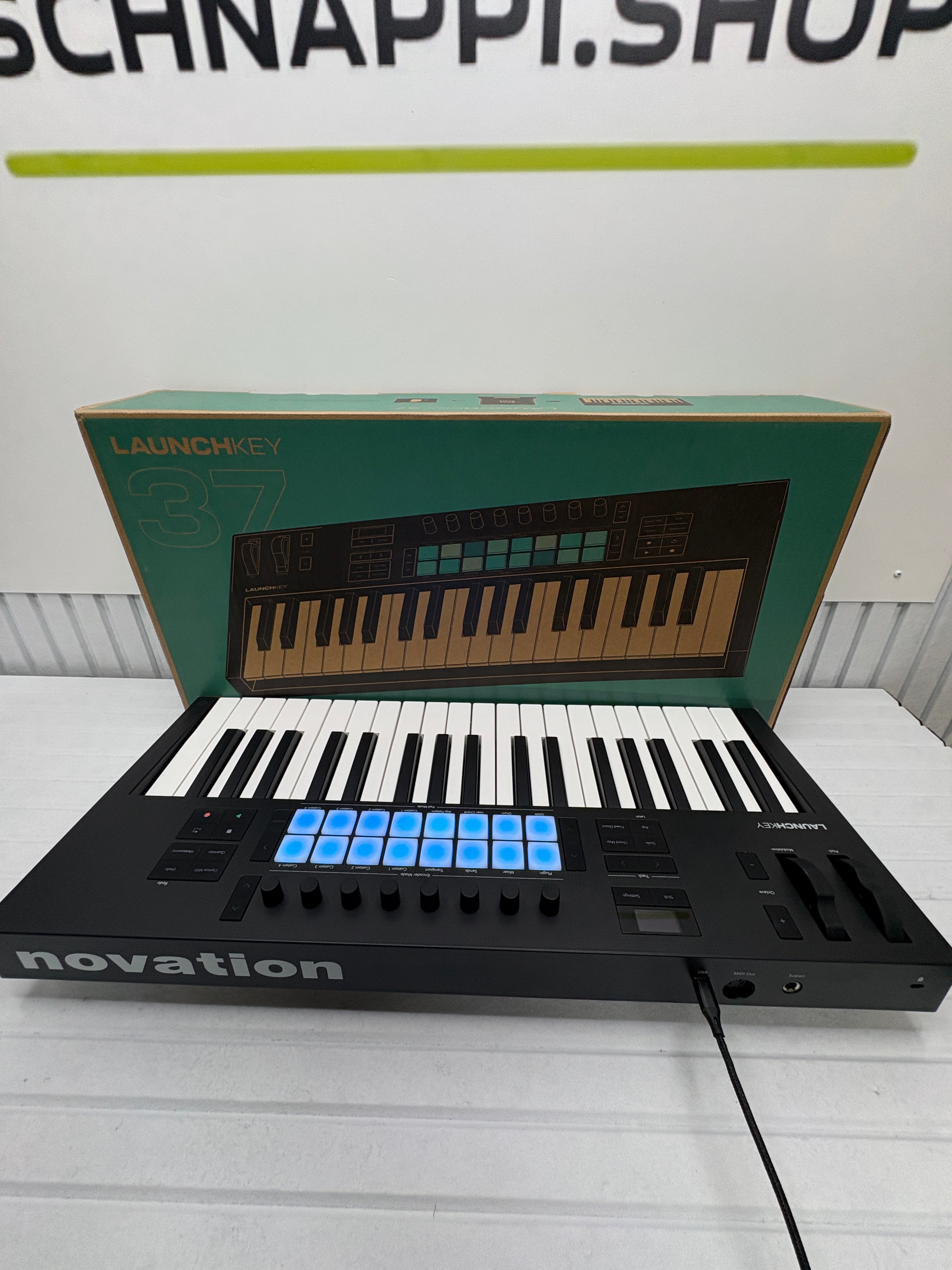 Novation Launchkey 37 MK4 MIDI Keyboard