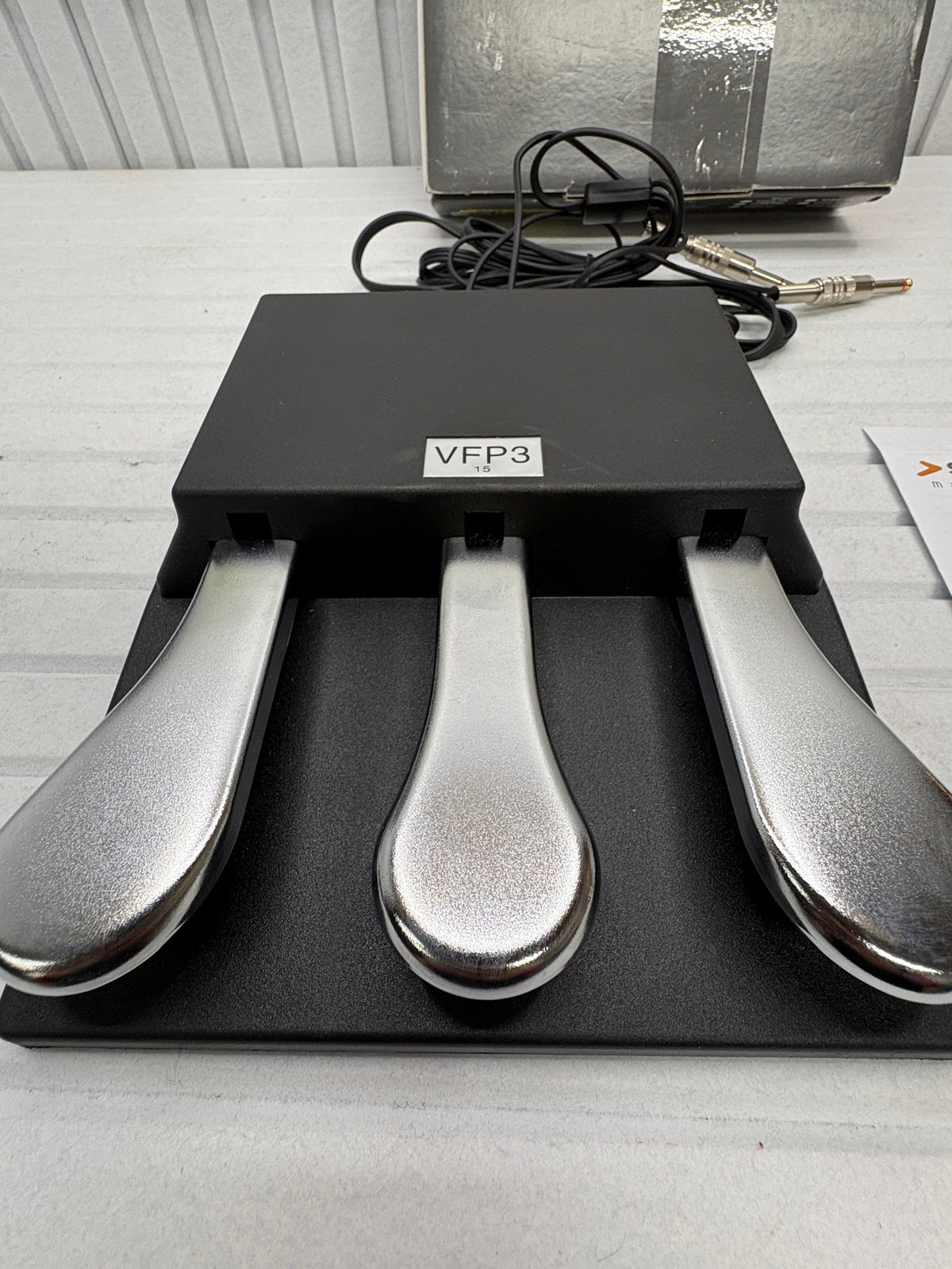 Studiologic VFP 3/15 S – Dreifach-Pedal für Digitalpiano / Keyboard