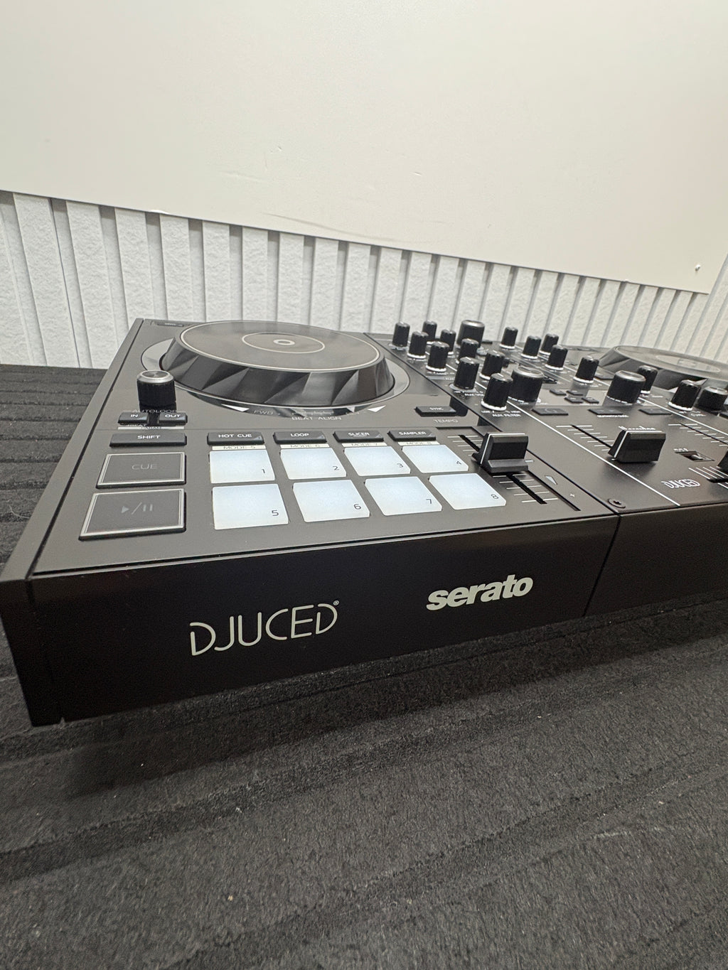 Hercules DJControl Inpulse 500 - Dj Controller für Serato