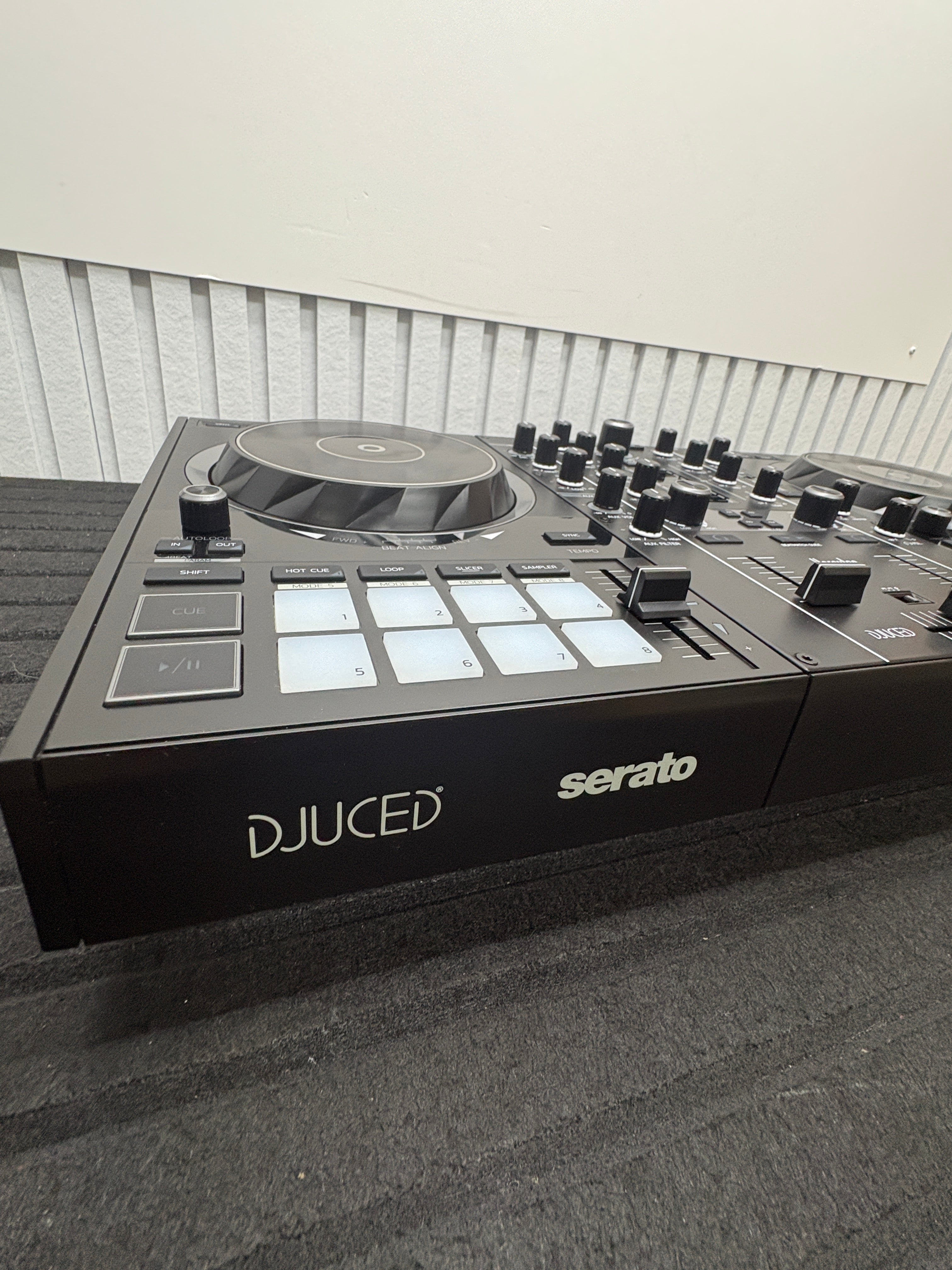 Hercules DJControl Inpulse 500 - Dj Controller für Serato