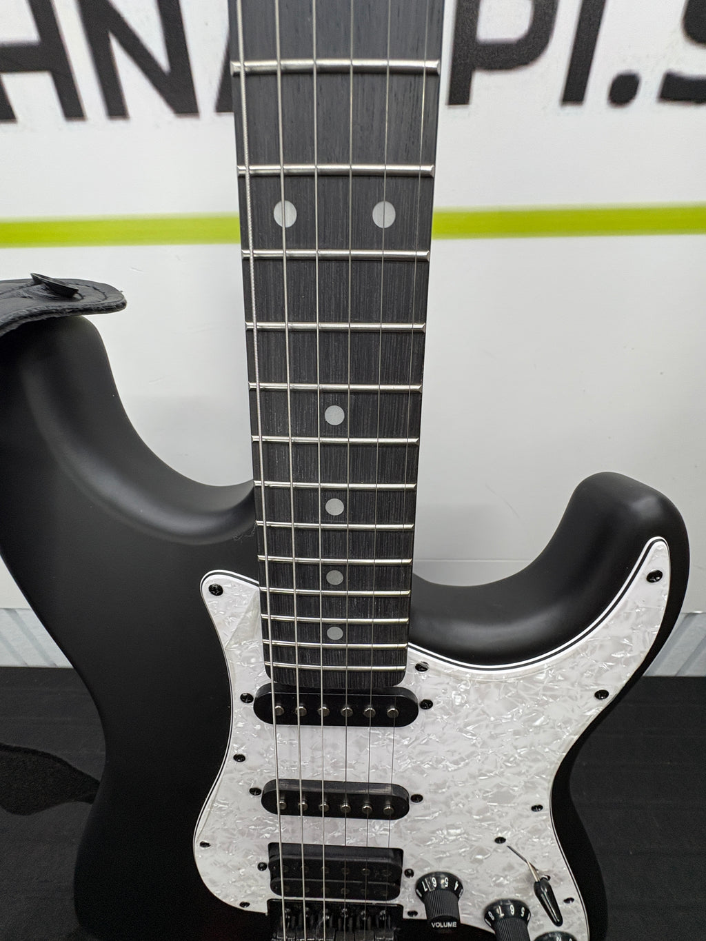 WINZZ HSS E-Gitarre 4/4 Full Size Schwarz inkl. Tasche