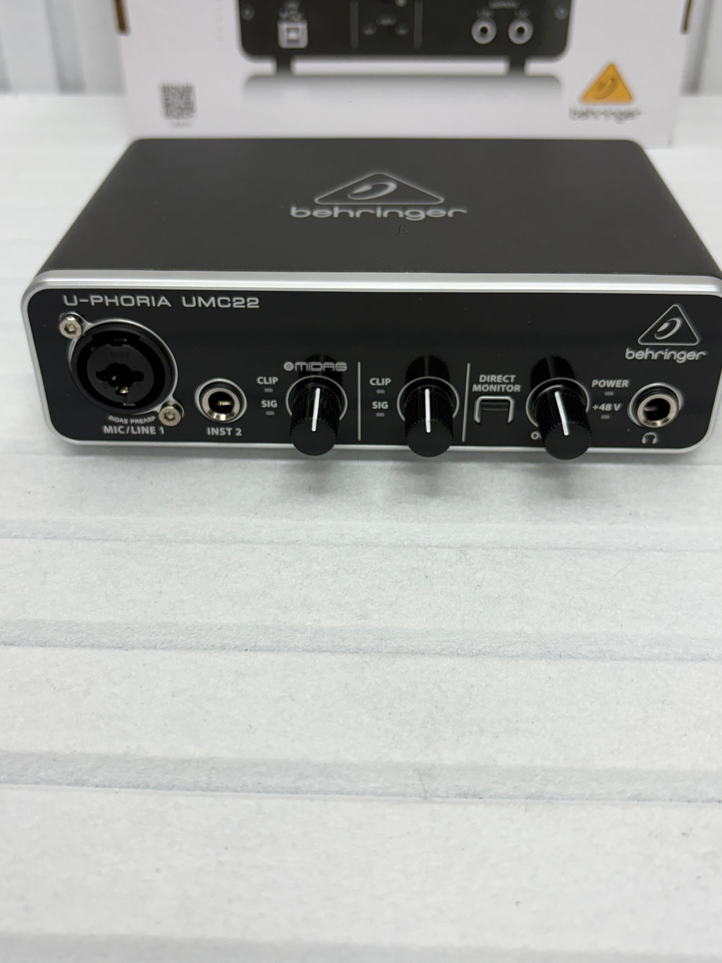 Behringer U-Phoria UMC22 USB Audio Interface – MIDAS Preamp