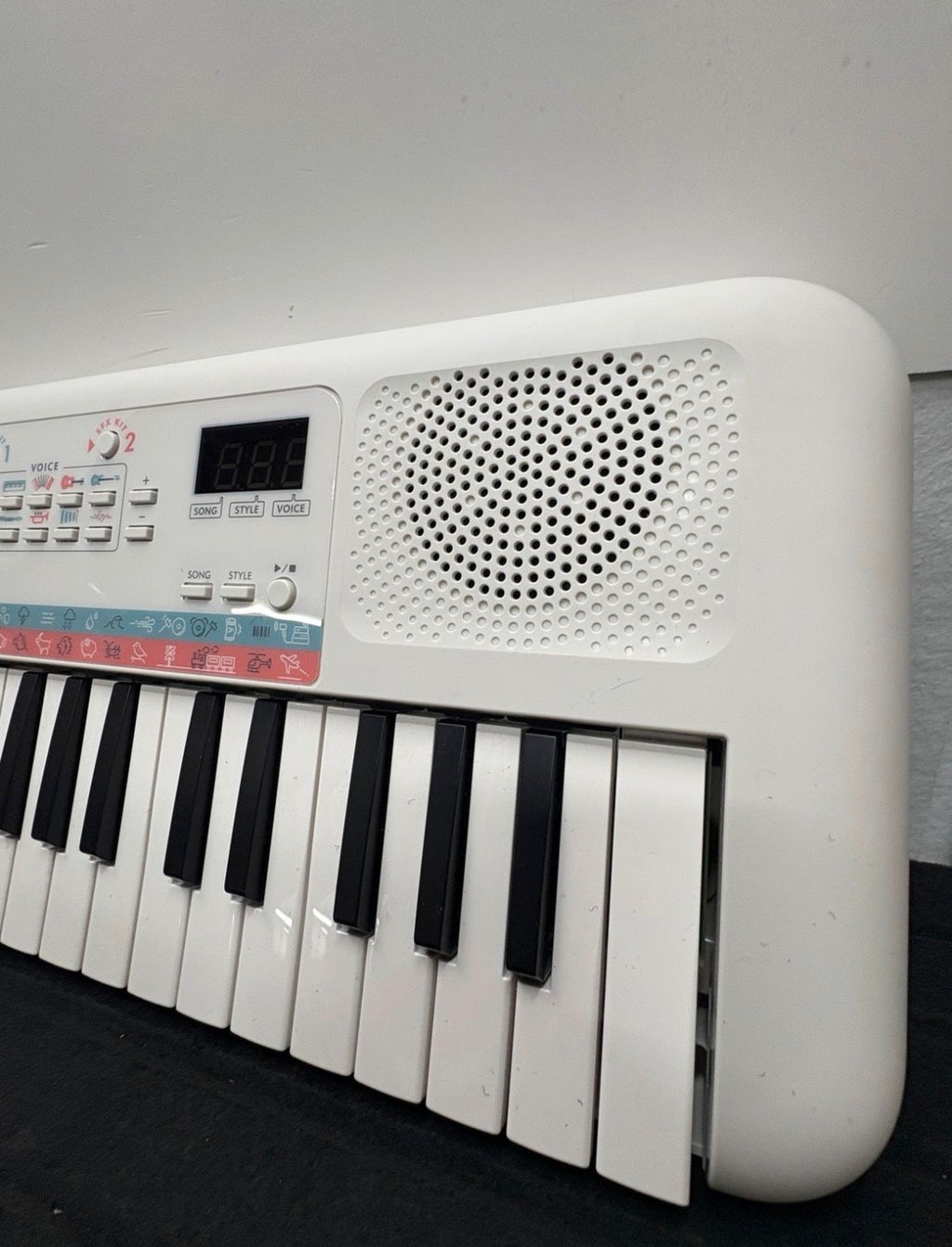 Yamaha Remie PSS-E30 Mini Keyboard, Weiß