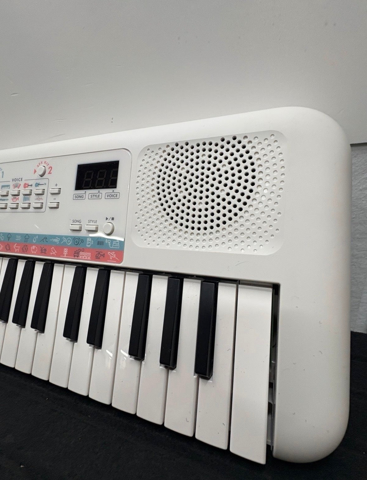 Yamaha Remie PSS-E30 Mini Keyboard, Weiß