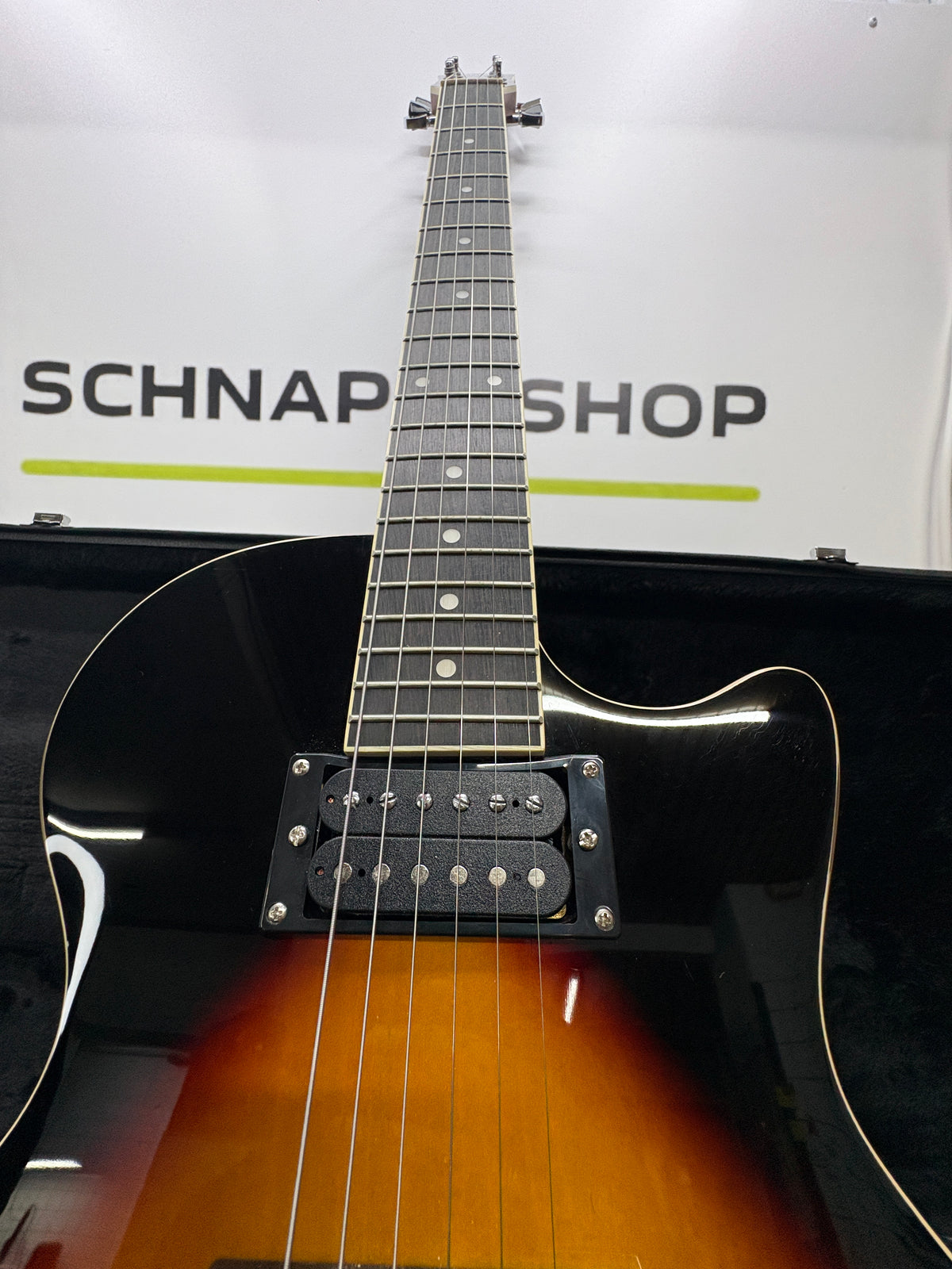 Donner DLP-124S E-Gitarre Sunburst inkl. Gator Hartschalenkoffer