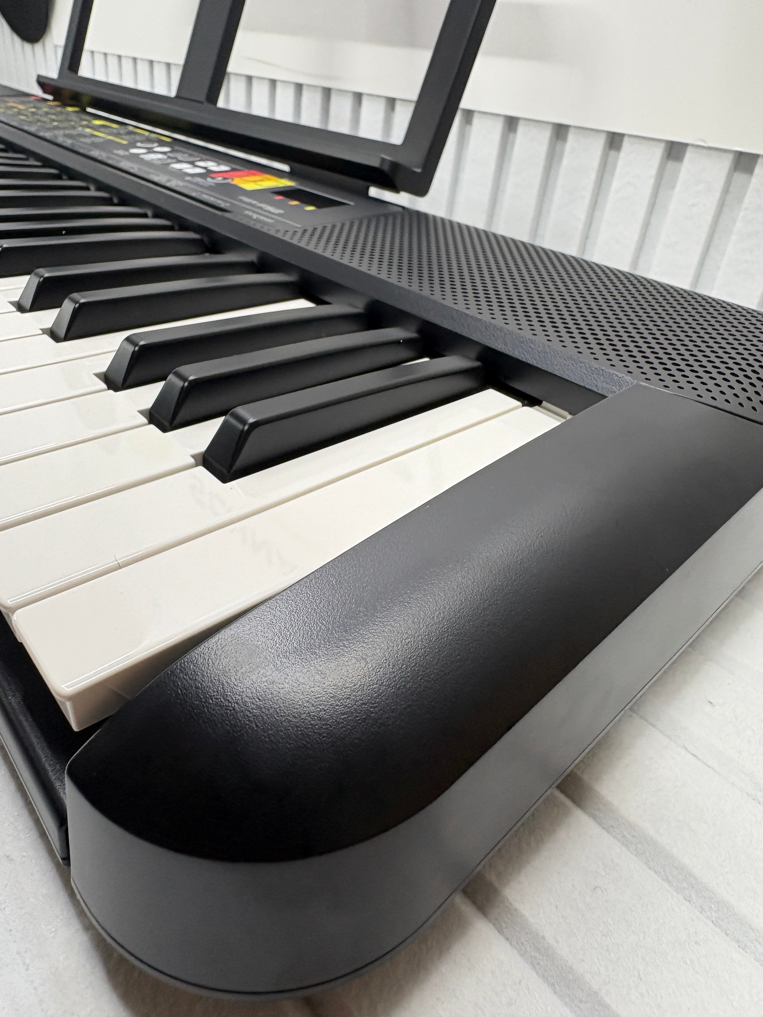 Yamaha PSR-F52 Digital Keyboard 61 Tasten