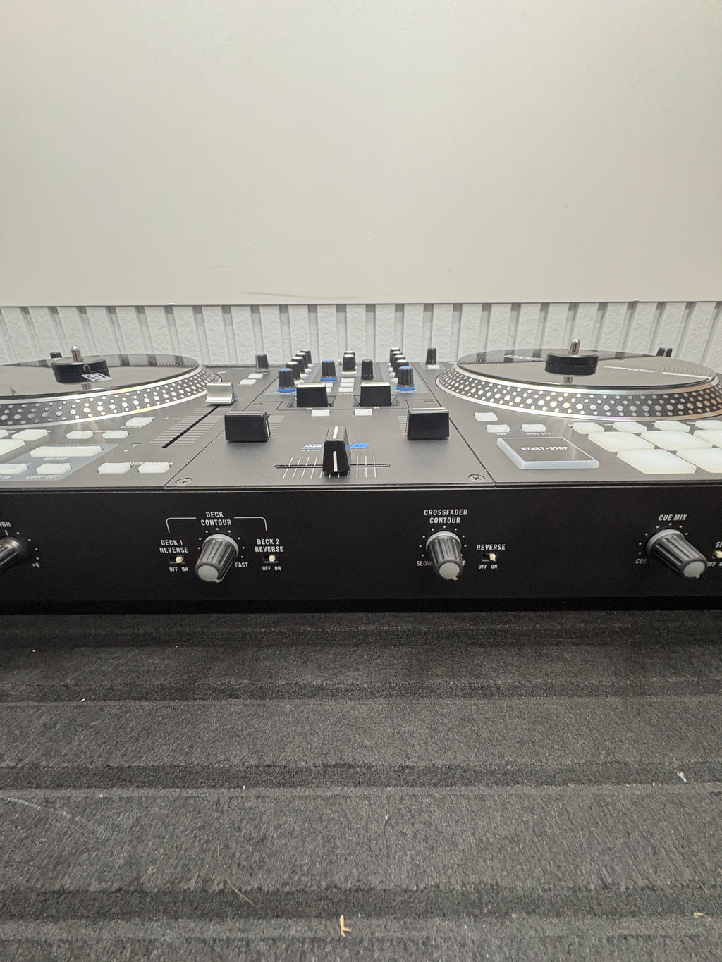 RANE ONE, DJ-Controller für Serato DJ