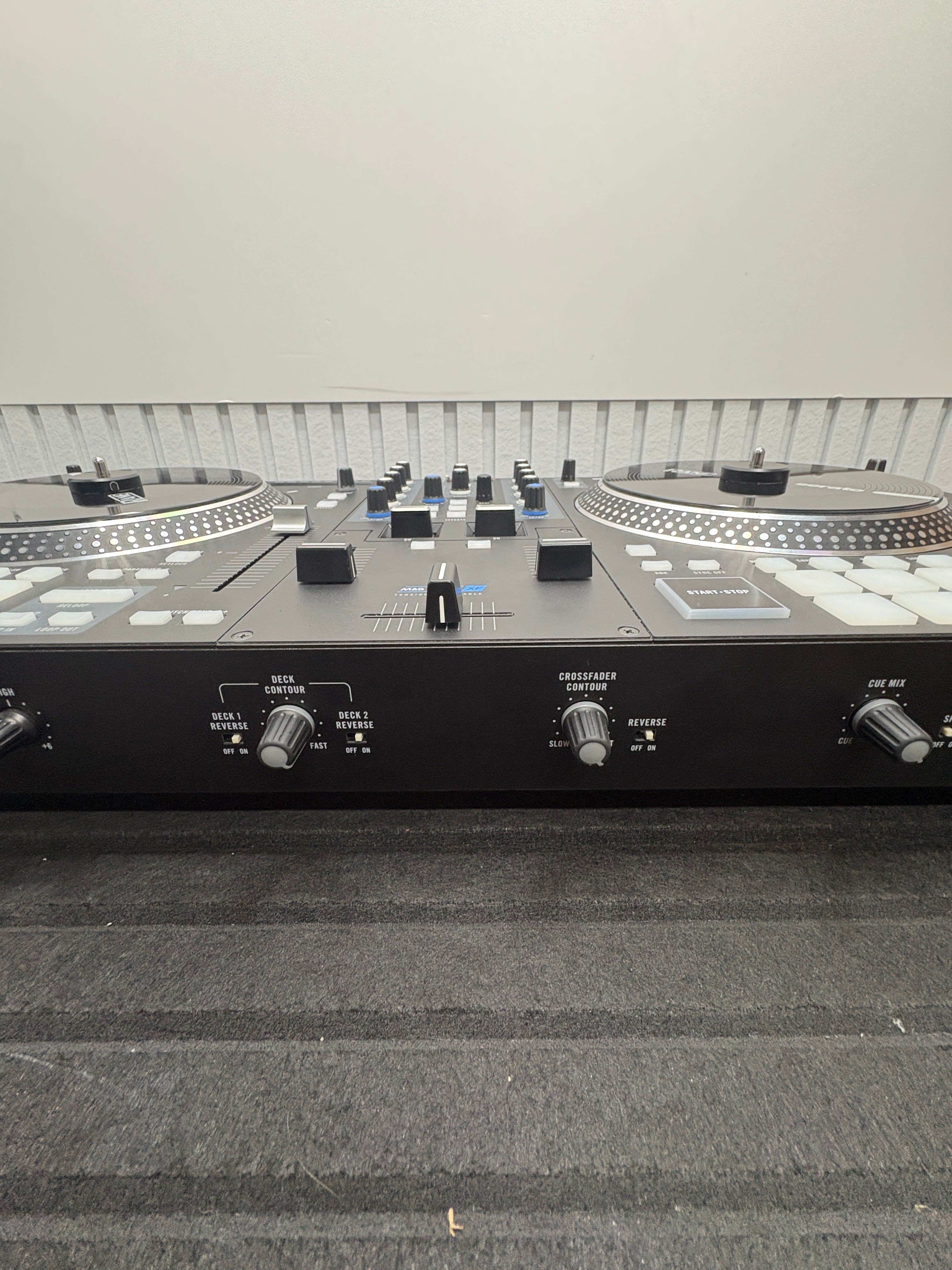 RANE ONE, DJ-Controller für Serato DJ