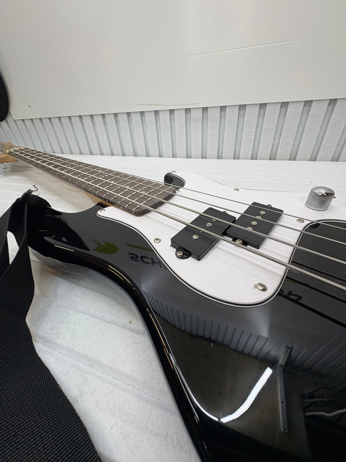 3rd Avenue 3/4 Mini E-Bass – 4 Saiten – Short Scale