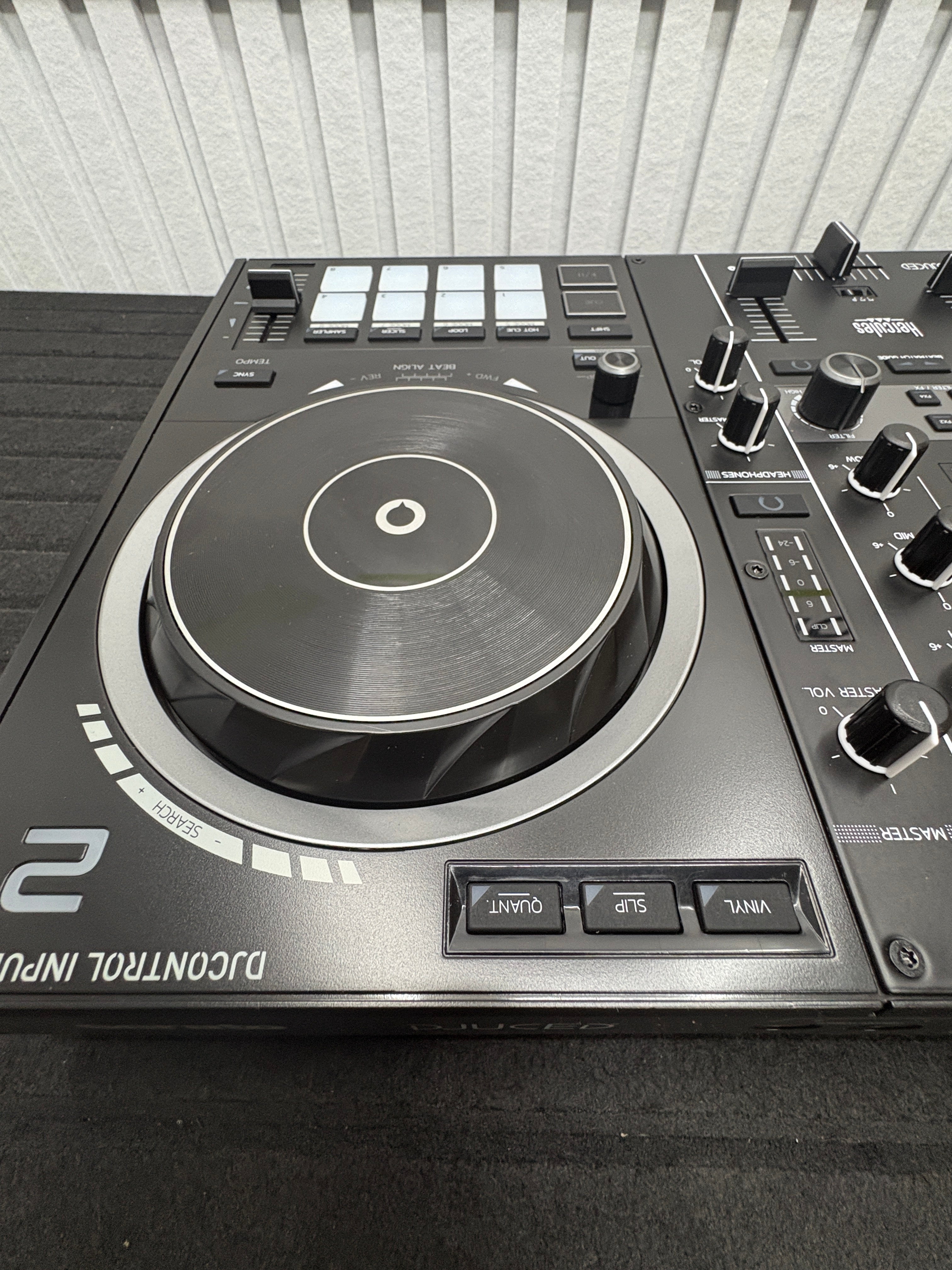 Hercules DJControl Inpulse 500 - Dj Controller für Serato