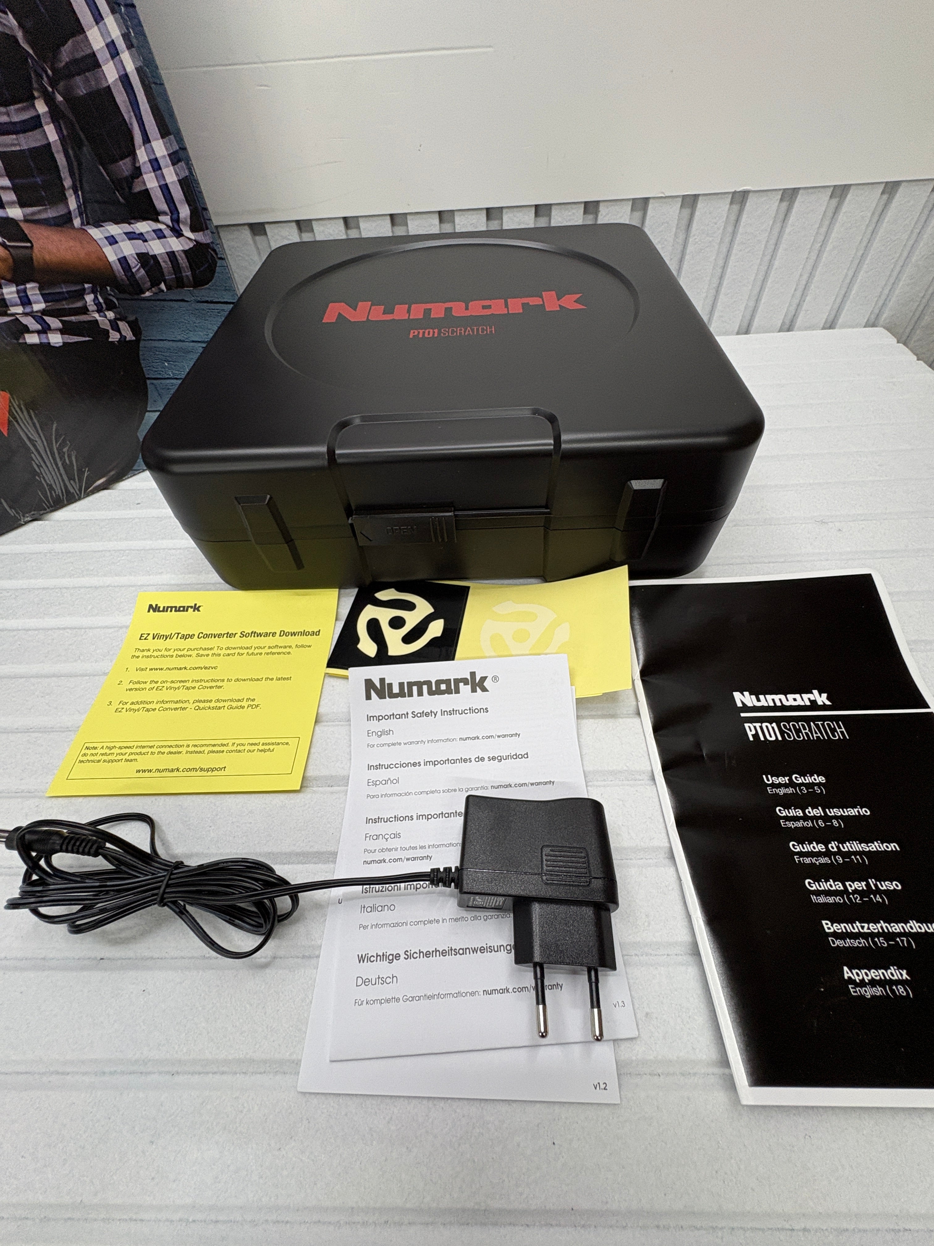 Numark PT01 Scratch – Portabler DJ Plattenspieler