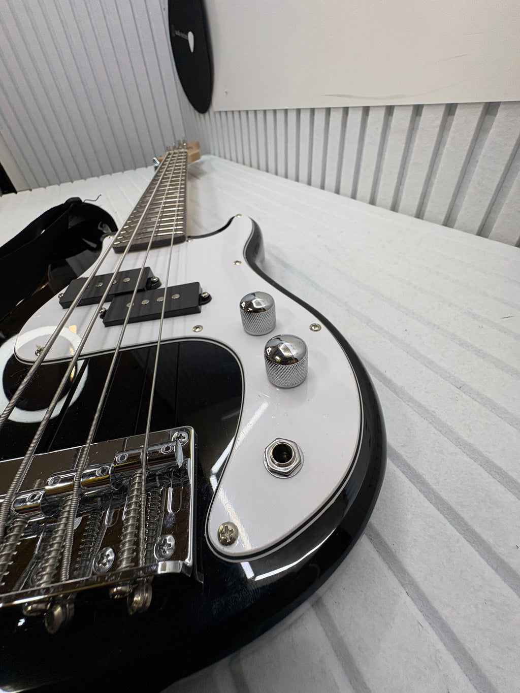 3rd Avenue 3/4 Mini E-Bass – 4 Saiten – Short Scale