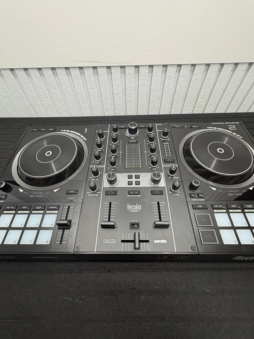 Hercules DJControl Inpulse 500 - Dj Controller für Serato