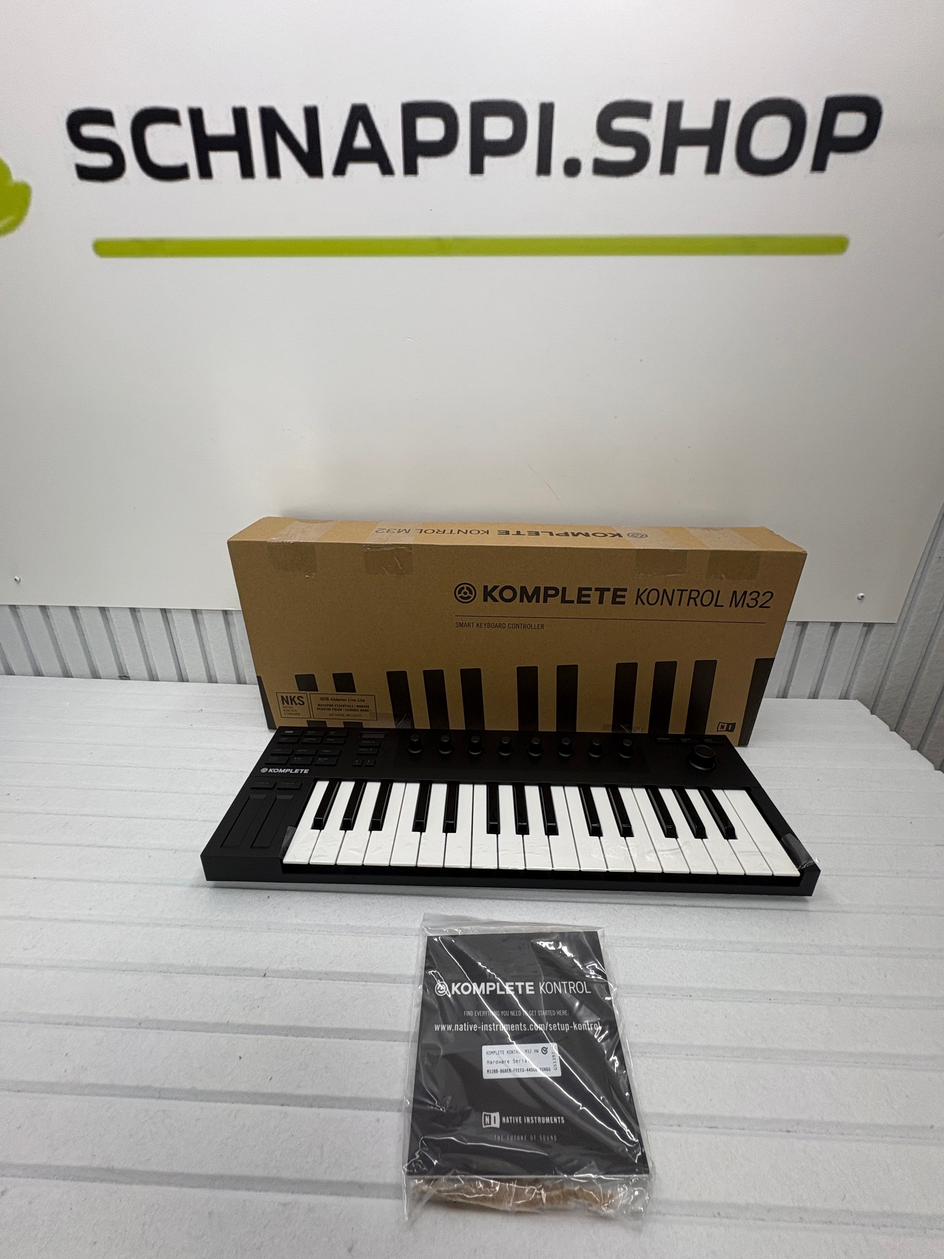 Native Instruments Komplete Kontrol M32 - MIDI Keyboard