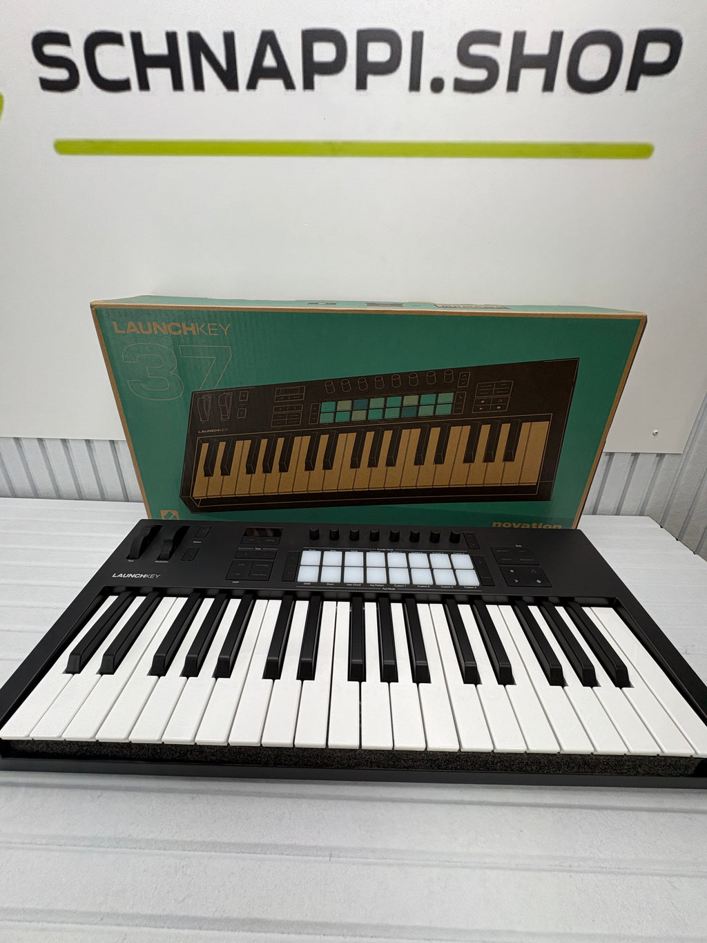 Novation Launchkey 37 MK4 MIDI Keyboard