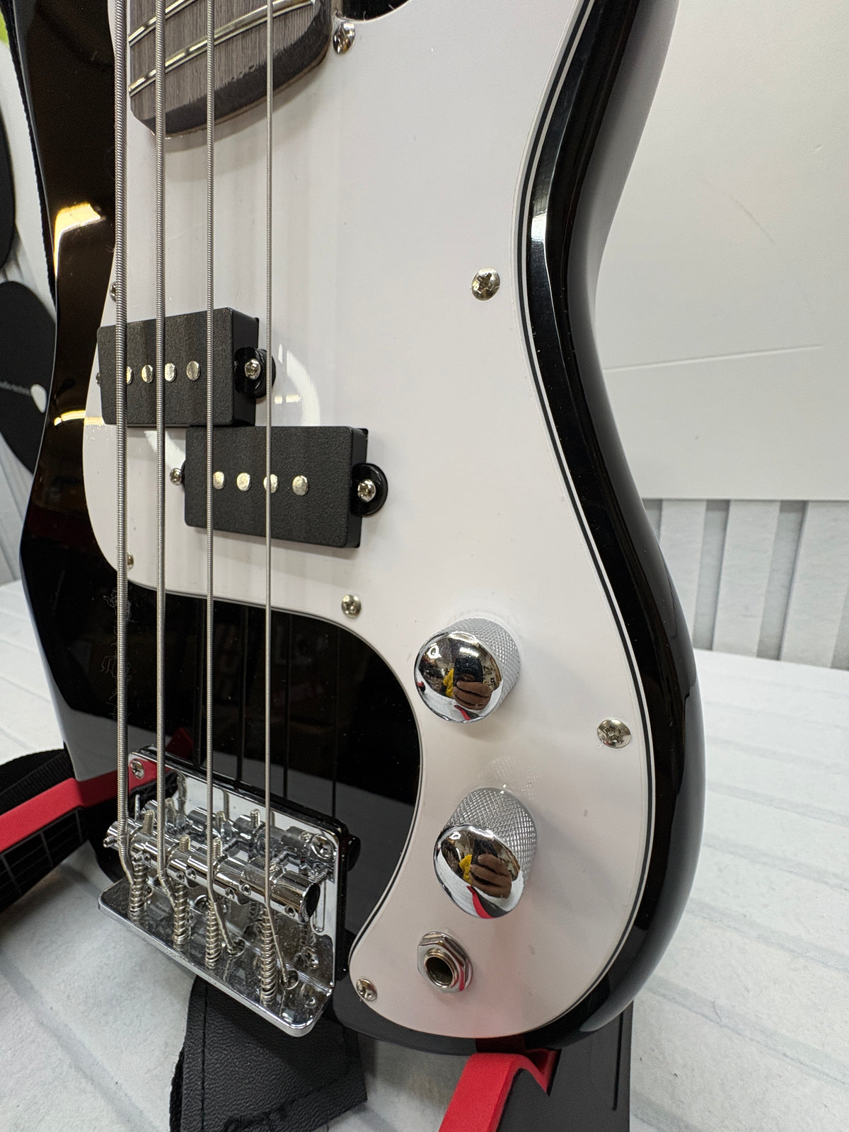 3rd Avenue 3/4 Mini E-Bass – 4 Saiten – Short Scale