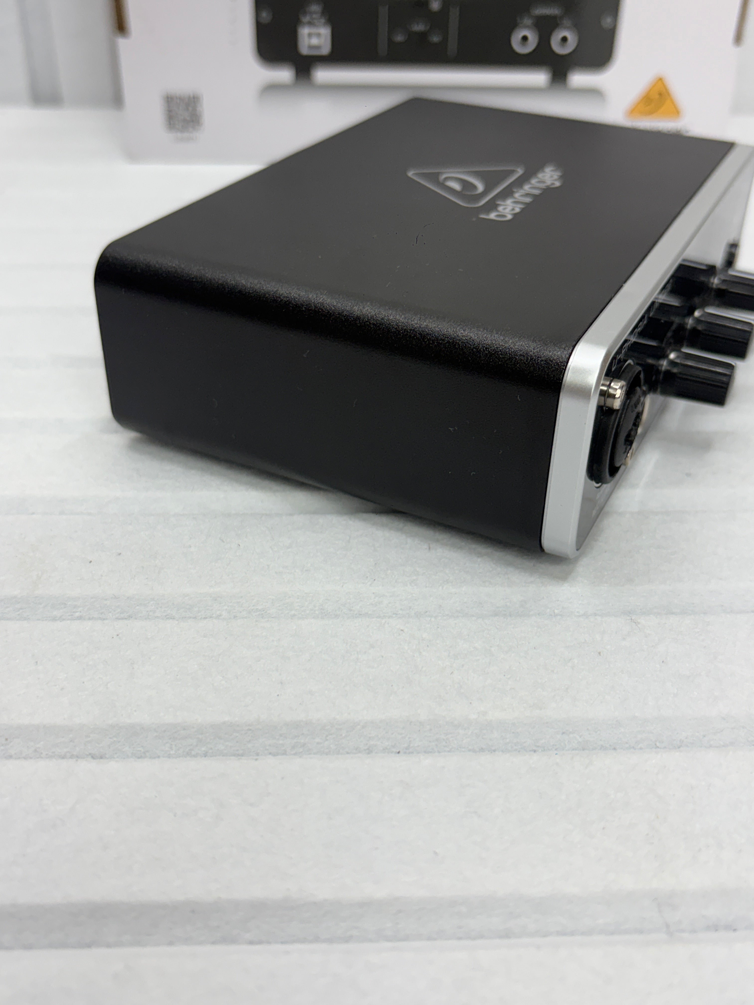 Behringer U-Phoria UMC22 USB Audio Interface – MIDAS Preamp