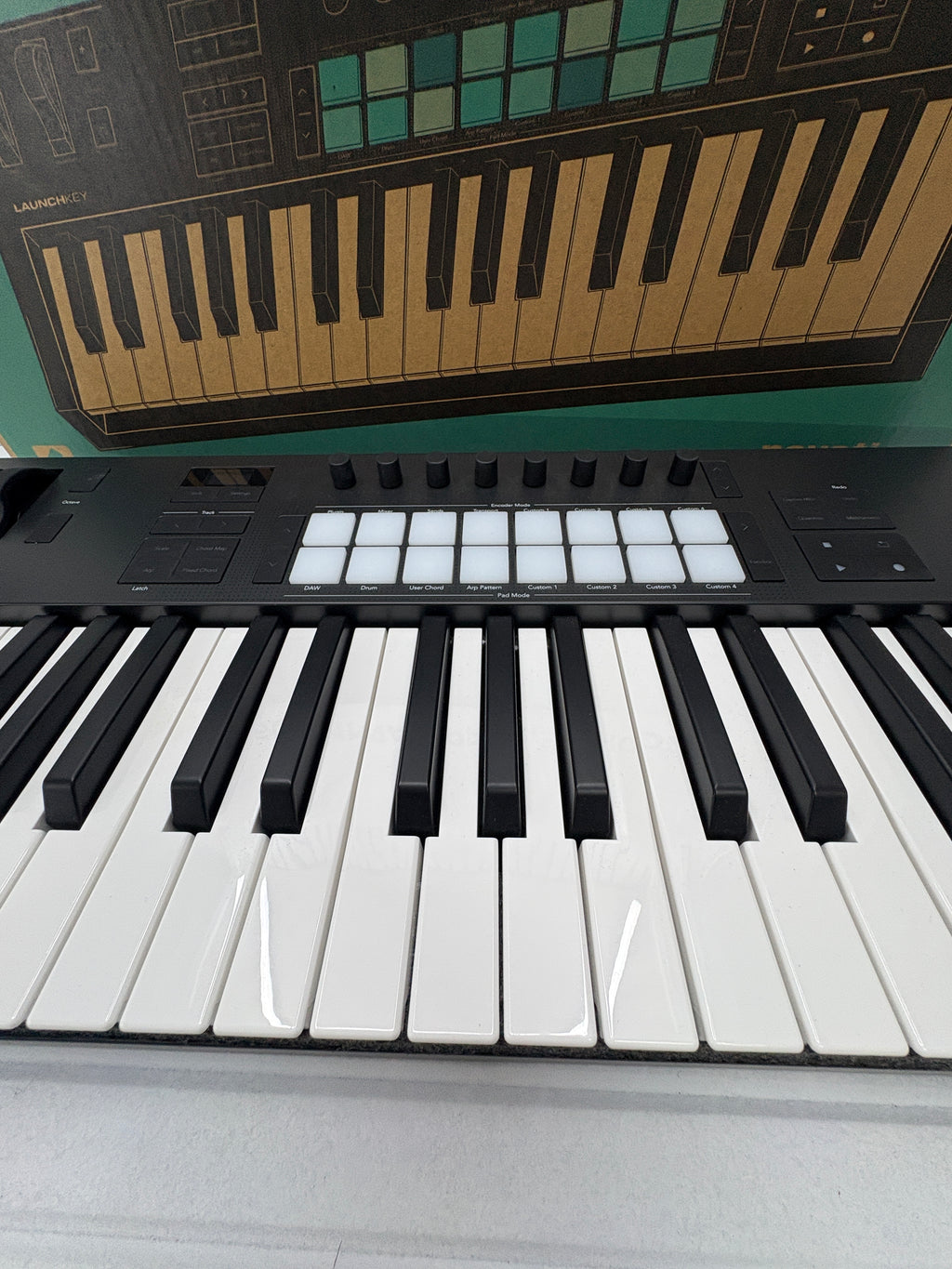 Novation Launchkey 37 MK4 MIDI Keyboard