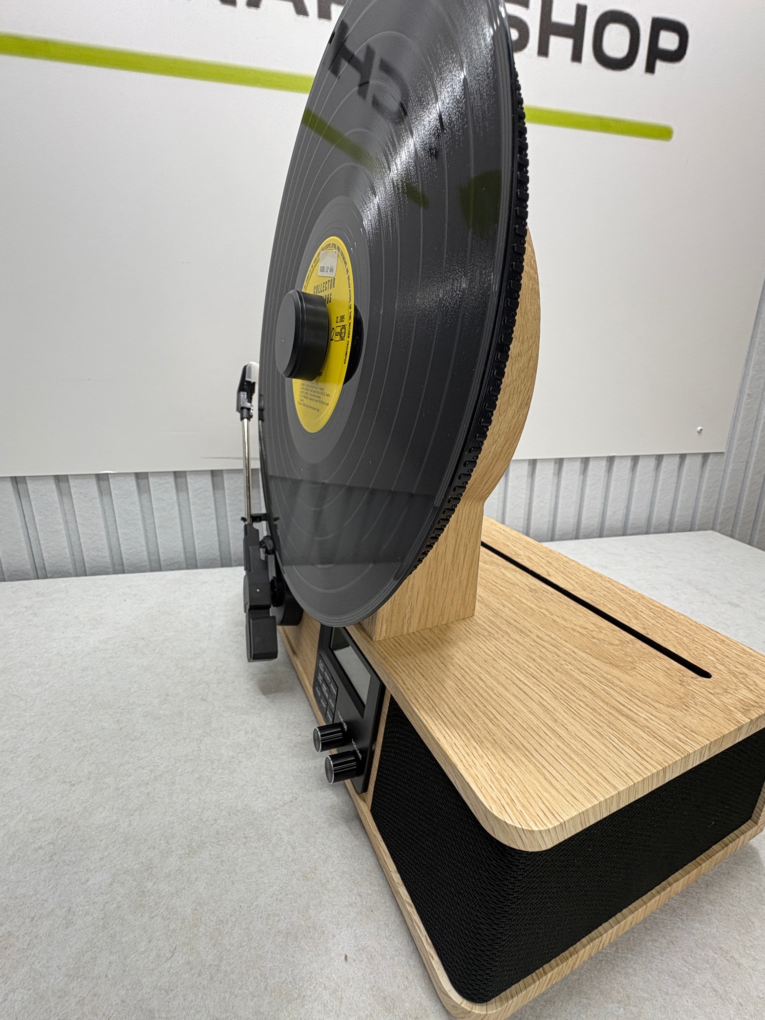 Fuse Vertikaler Plattenspieler Vinyl-Player BT, FM