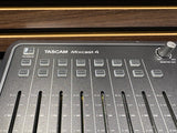 Tascam Mixcast 4 Podcaster, Videocaster, Streamer und Content Creator