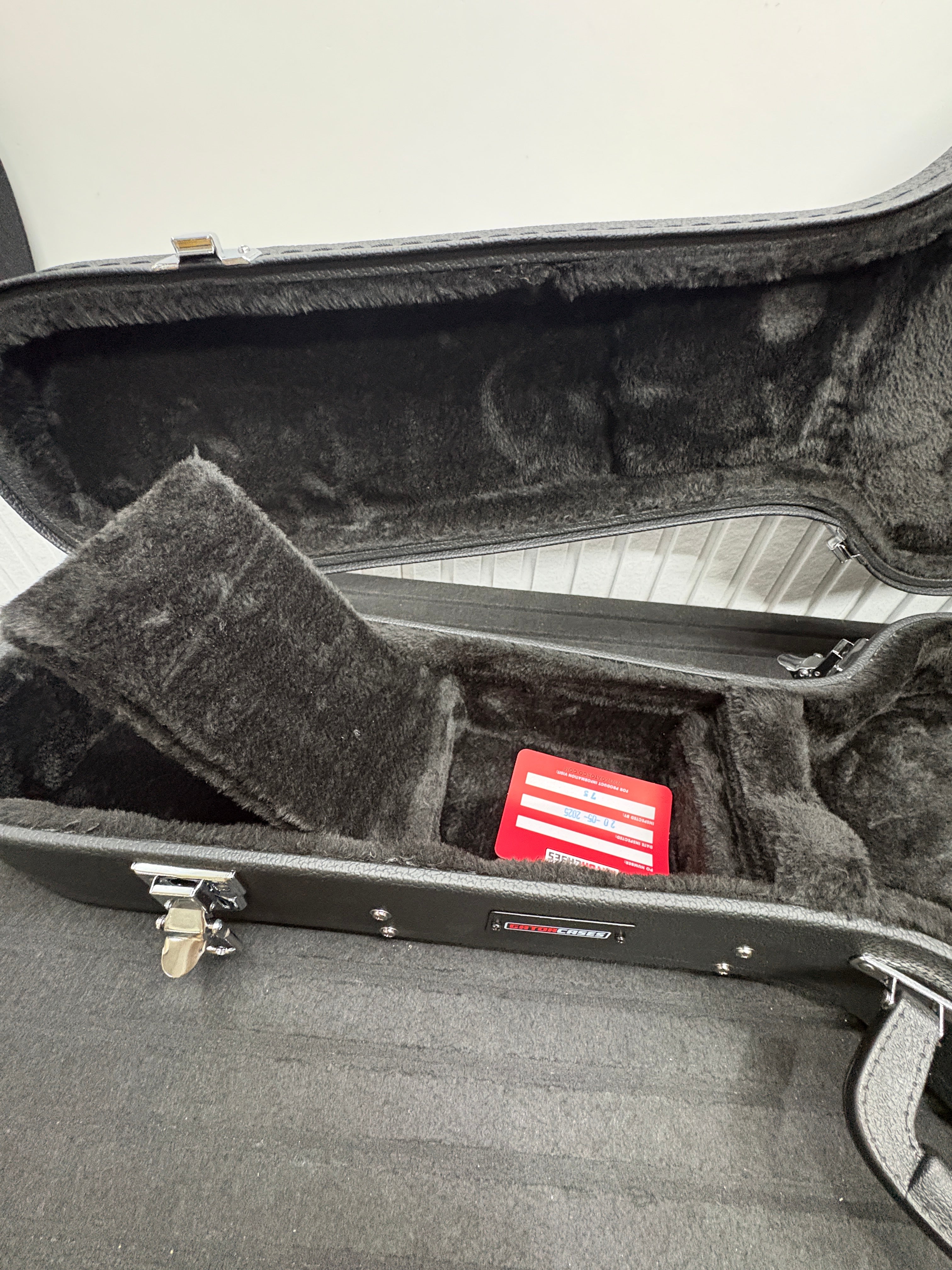 Gator GWE-Acou-3/4 Holzkoffer für 3/4 Gitarren