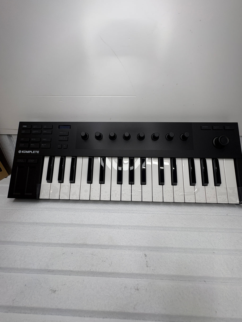 Native Instruments Komplete Kontrol M32 - MIDI Keyboard