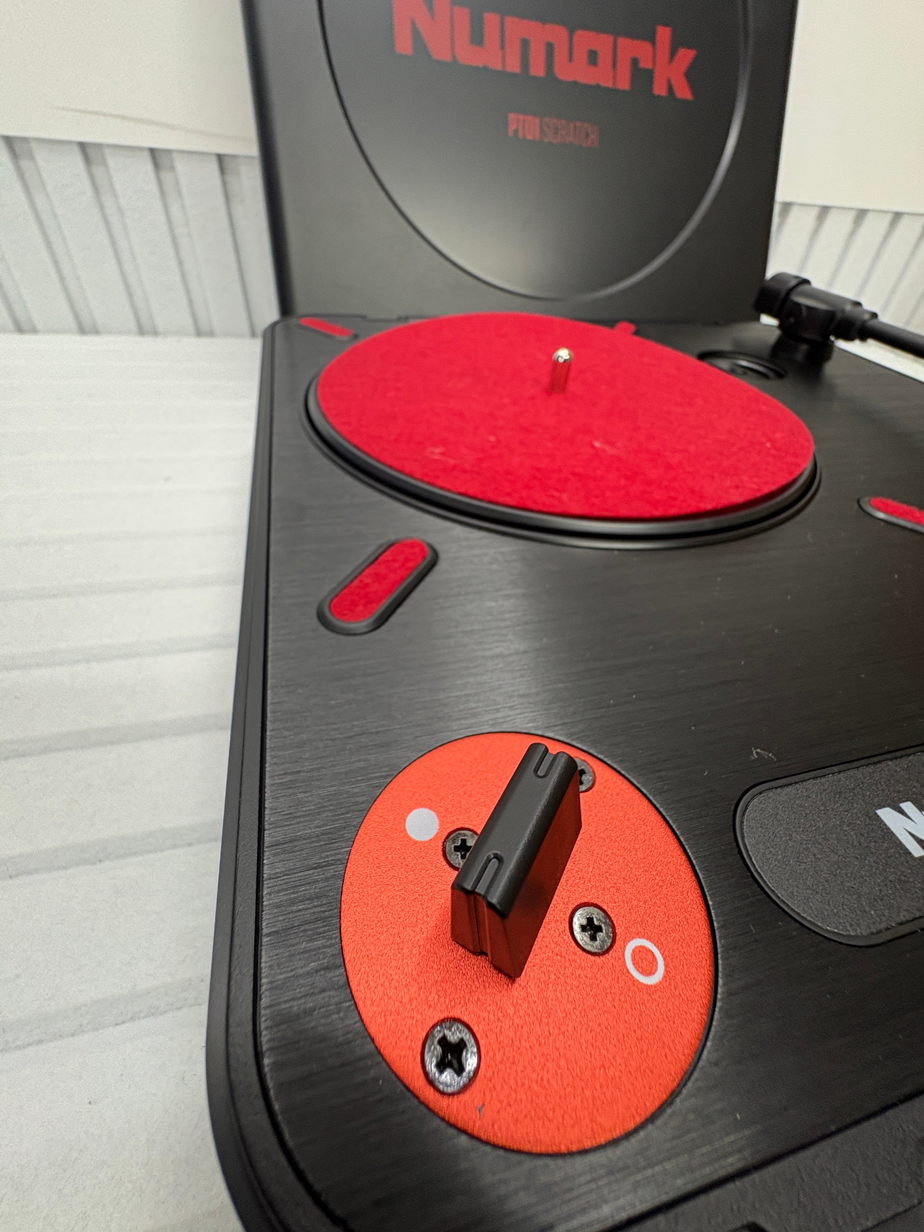 Numark PT01 Scratch – Portabler DJ Plattenspieler