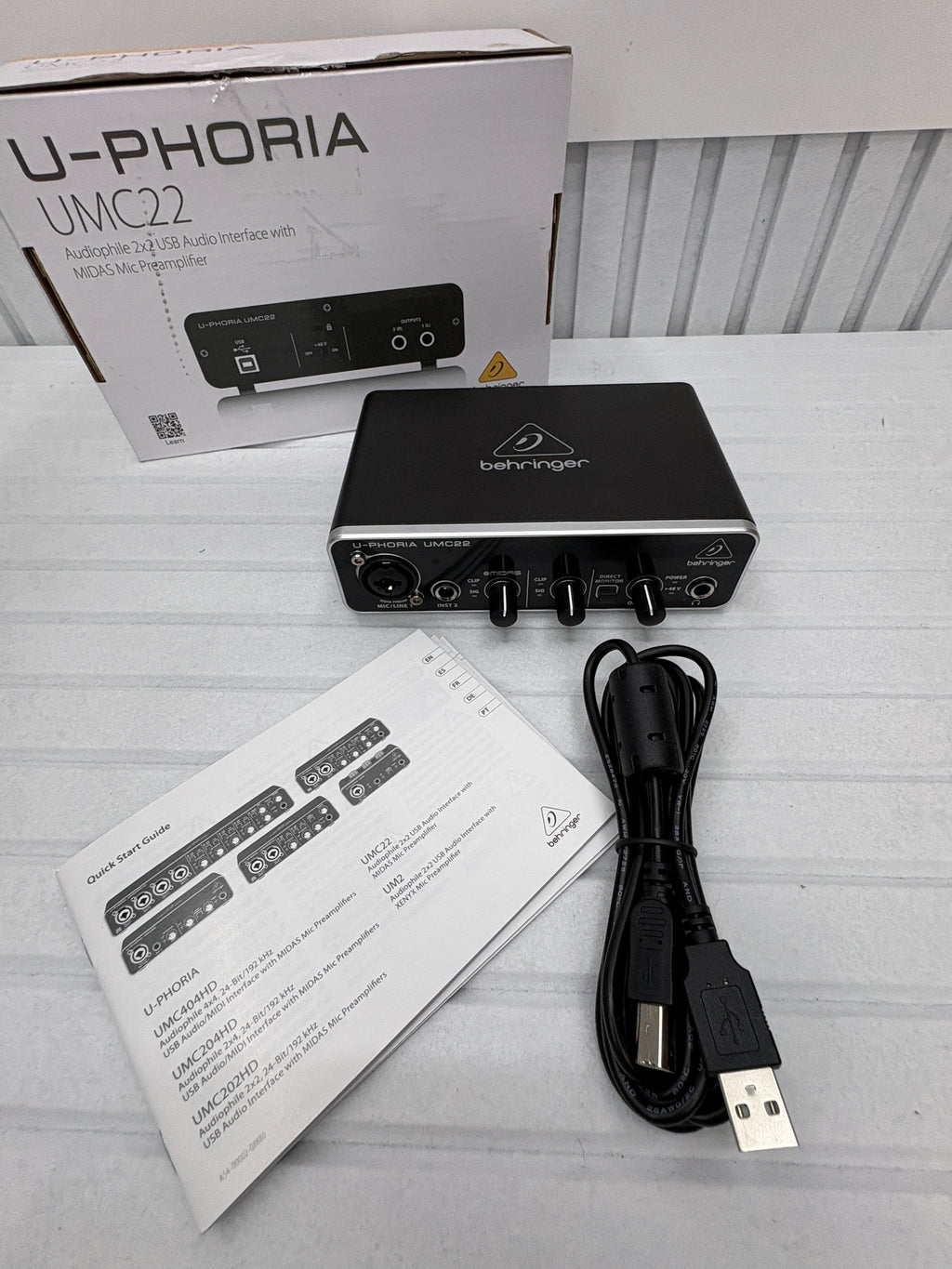 Behringer U-Phoria UMC22 USB Audio Interface – MIDAS Preamp