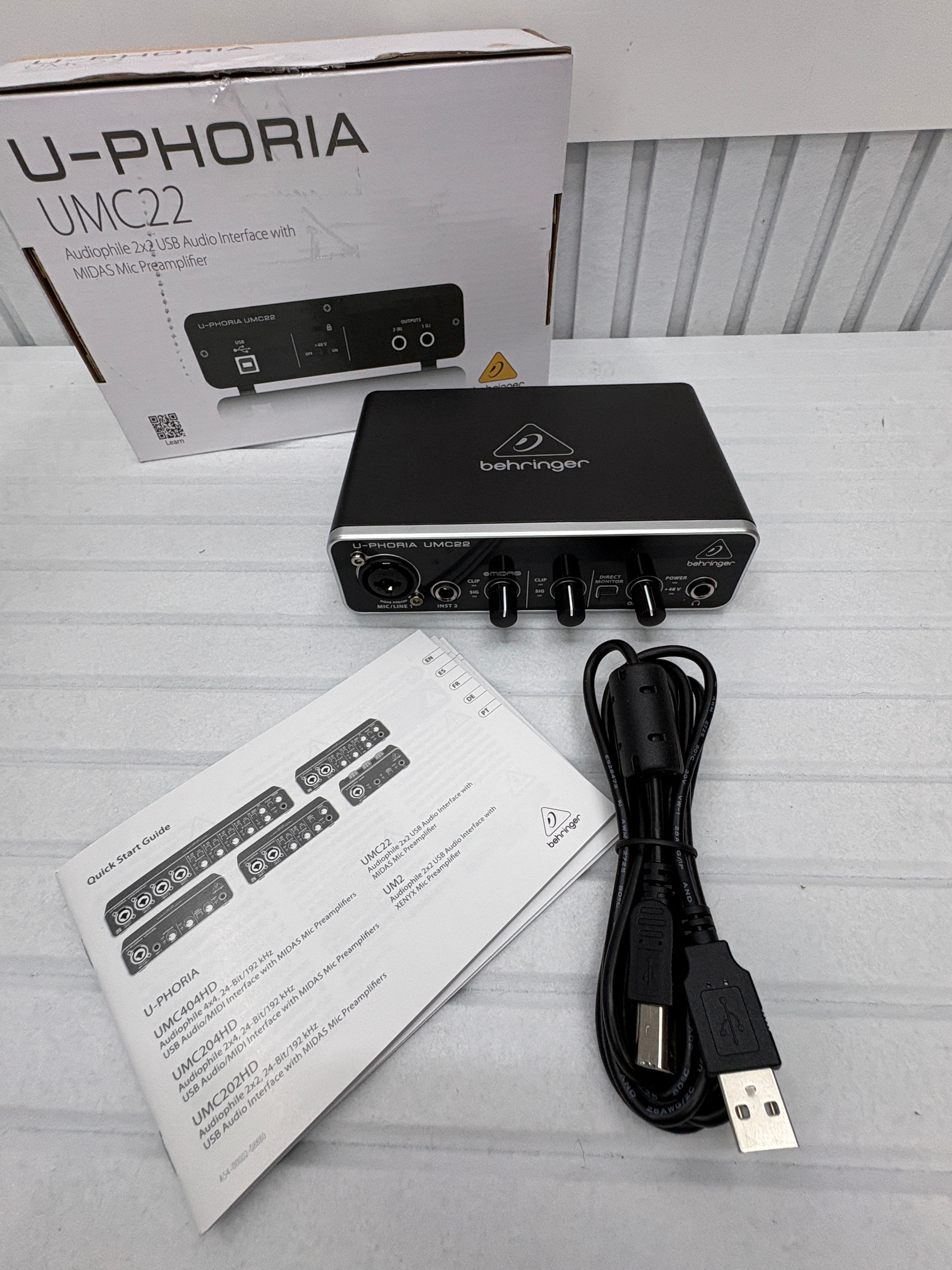 Behringer U-Phoria UMC22 USB Audio Interface – MIDAS Preamp