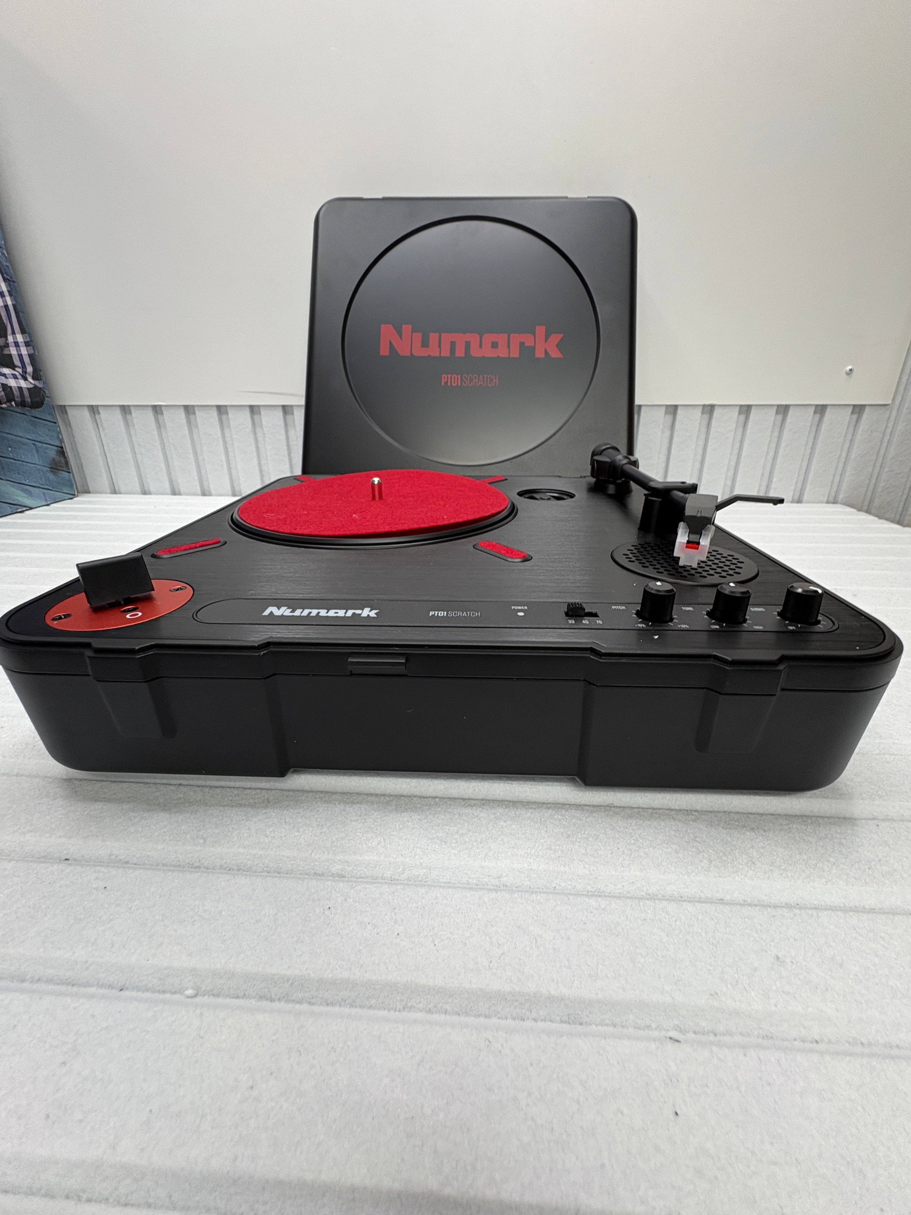 Numark PT01 Scratch – Portabler DJ Plattenspieler
