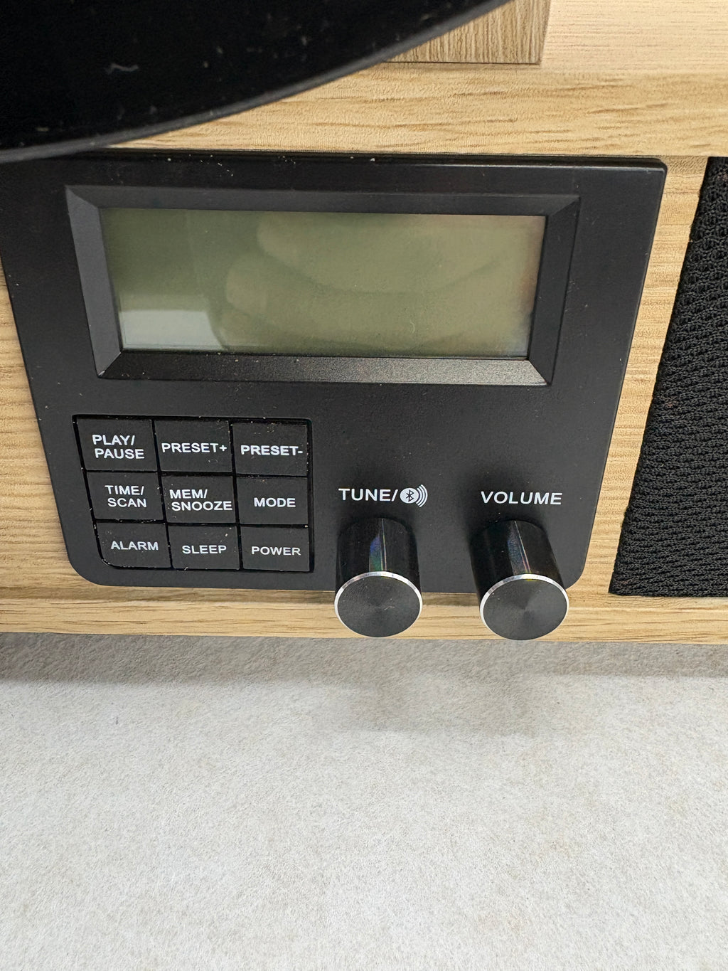 Fuse Vertikaler Plattenspieler Vinyl-Player BT, FM