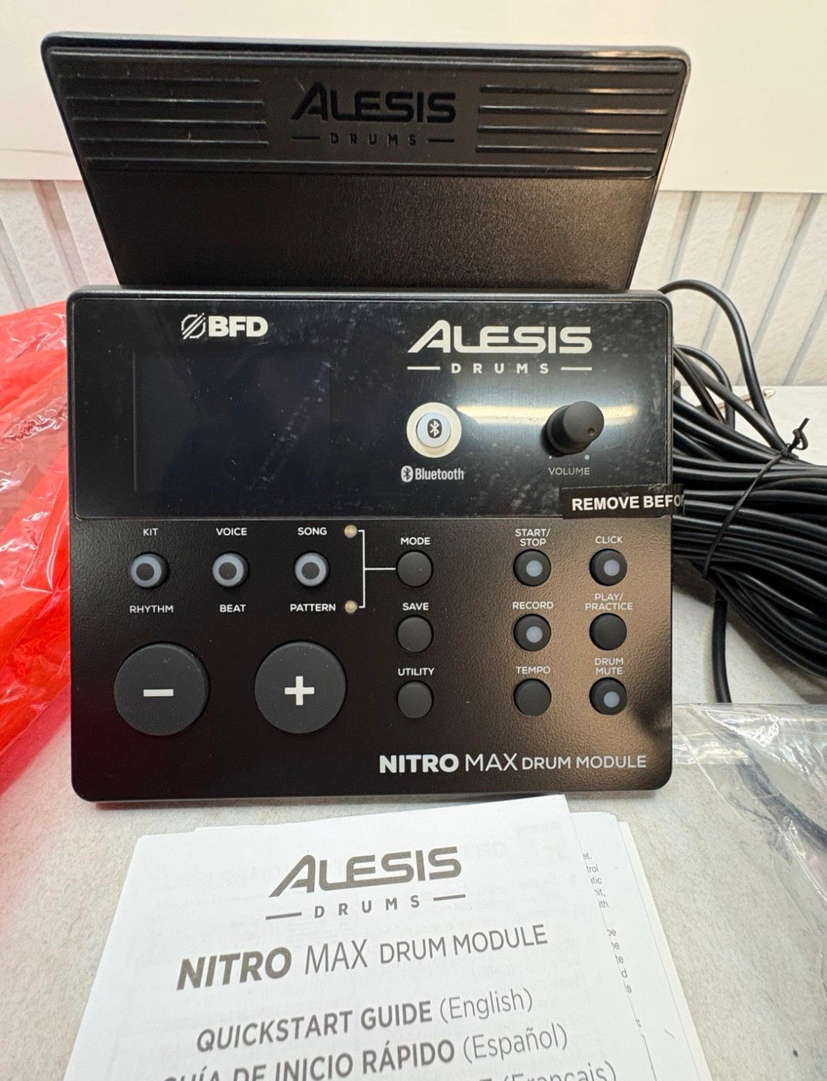 Alesis Nitro Max Kit Elektronische Schlagzeug mit Quiet Mesh Pads, 10" Dual Zone Snare, Bluetooth
