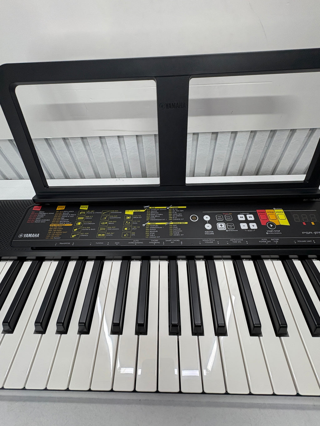 Yamaha PSR-F52 Digital Keyboard 61 Tasten
