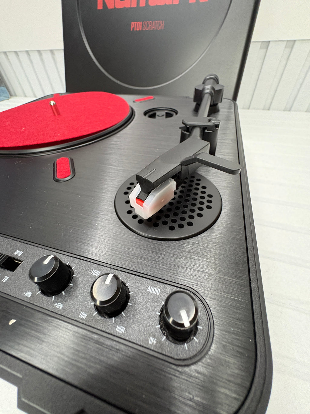 Numark PT01 Scratch – Portabler DJ Plattenspieler
