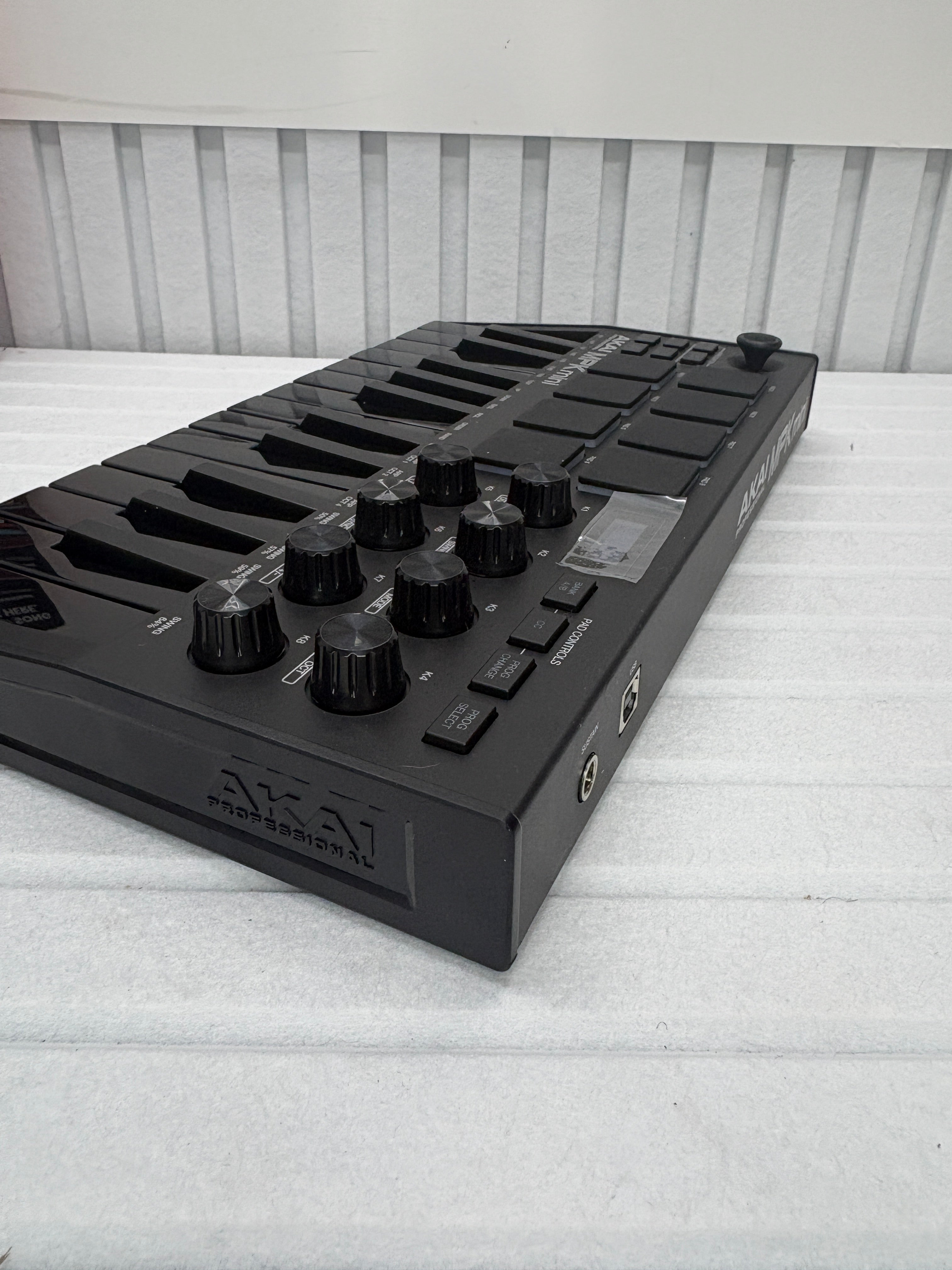 AKAI Professional MPK Mini MK2 MIDI Keyboard