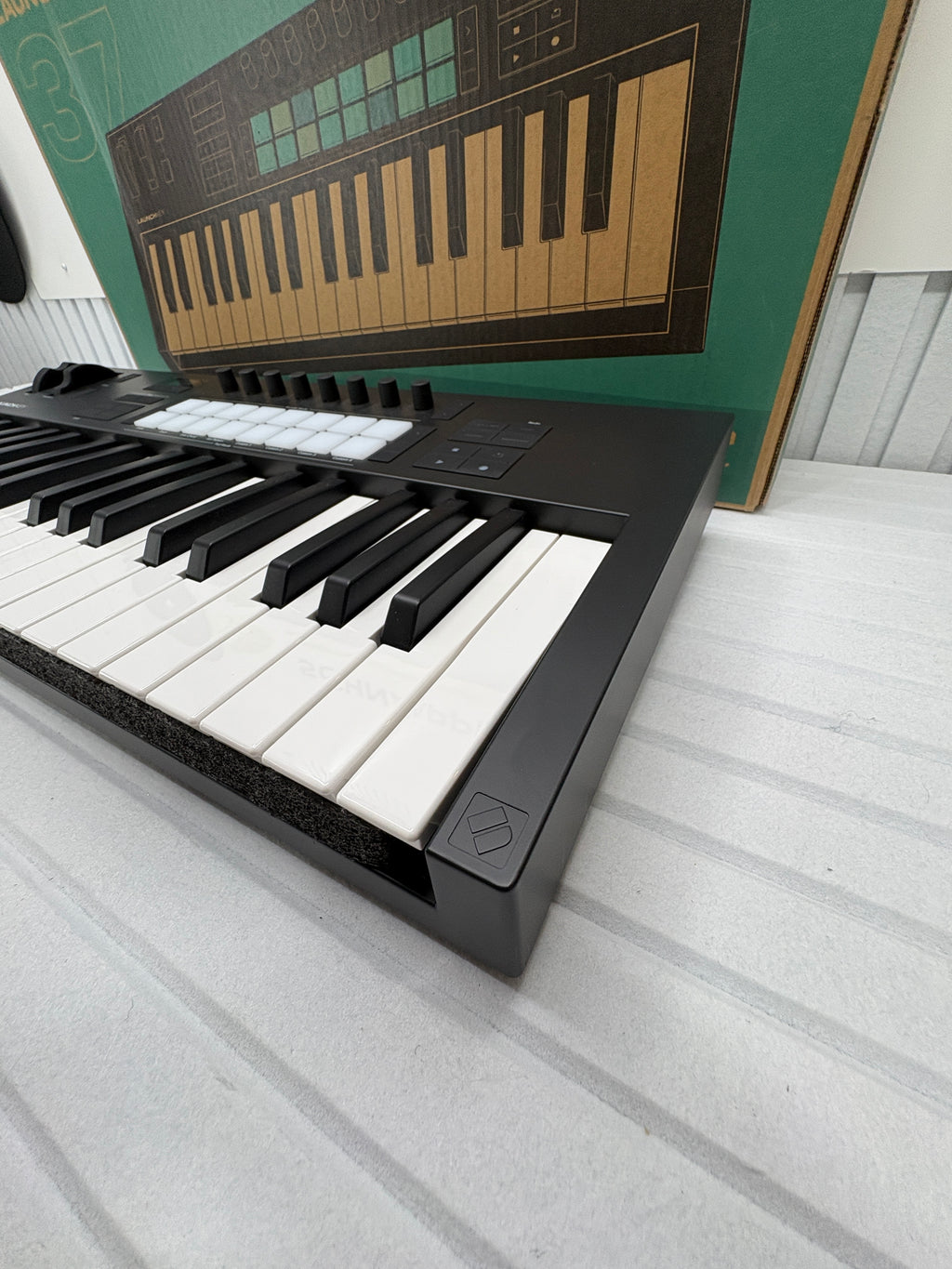Novation Launchkey 37 MK4 MIDI Keyboard