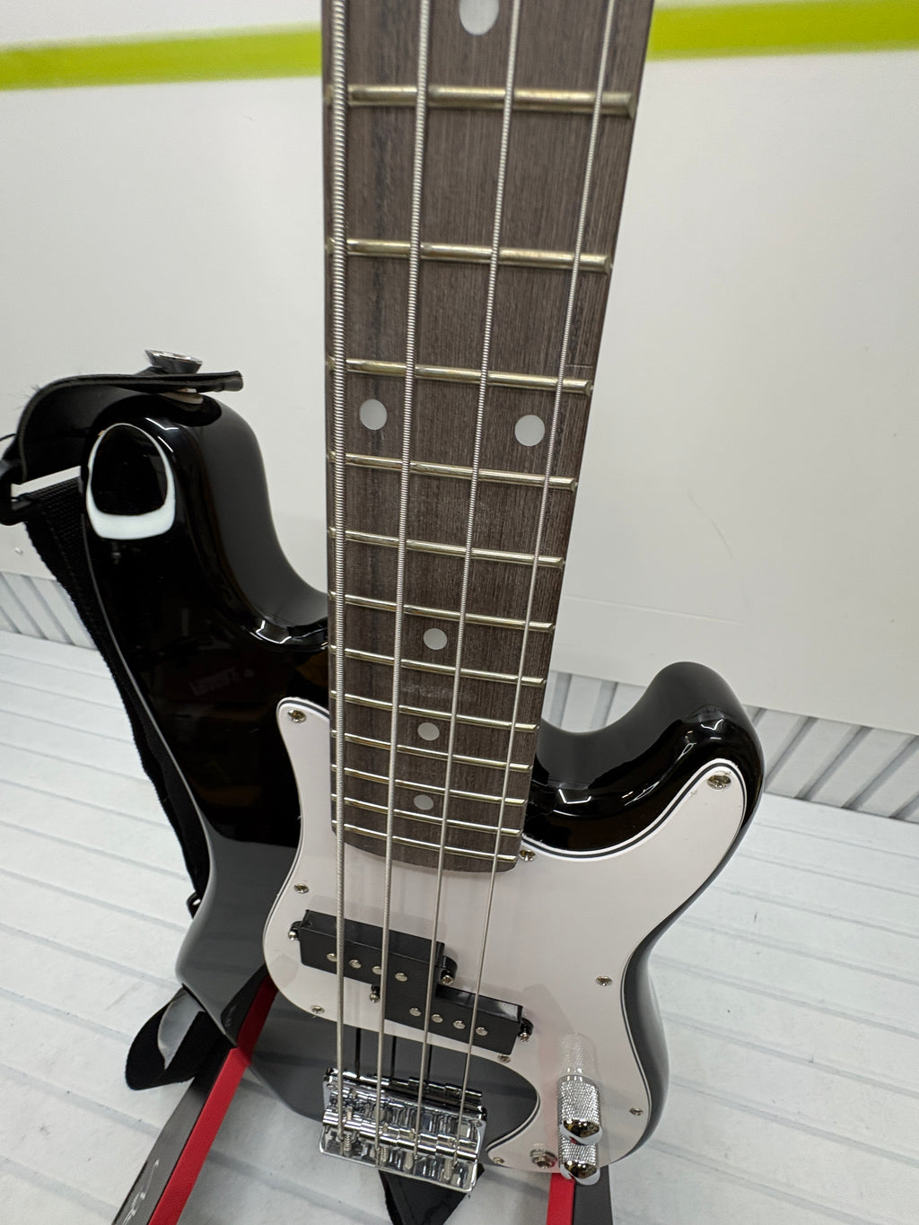 3rd Avenue 3/4 Mini E-Bass – 4 Saiten – Short Scale