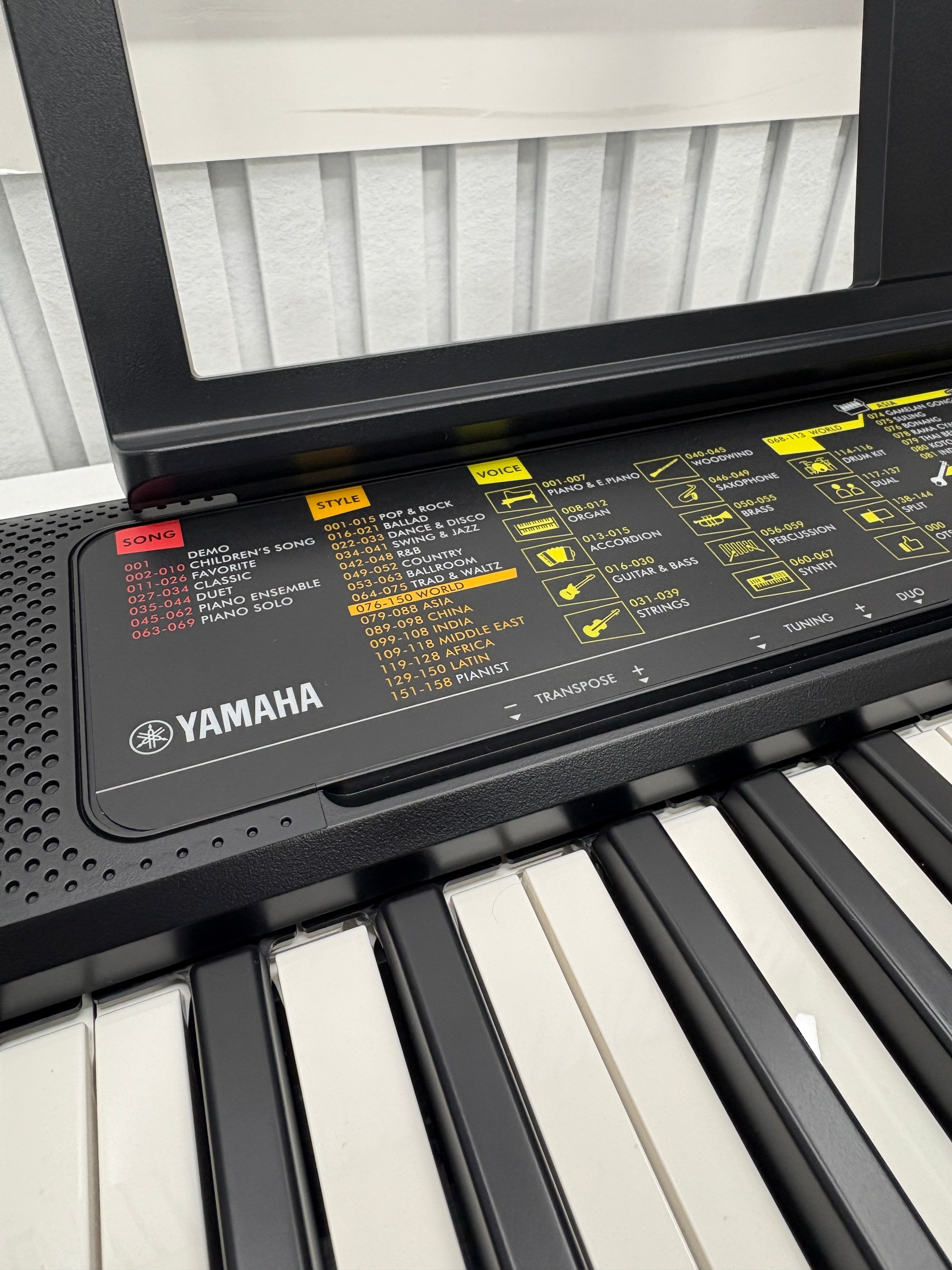 Yamaha PSR-F52 Digital Keyboard 61 Tasten