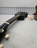 3rd Avenue Sopran-Ukulele mit 54 cm/21“, Anfängerset – Tasche, Ständer, Gurt, Saiten, Plektren und Griffbrett-Aufkleber