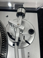 Audio-Technica LP120XUSBSV Direktangetriebener Plattenspieler (Analog und USB) Silber