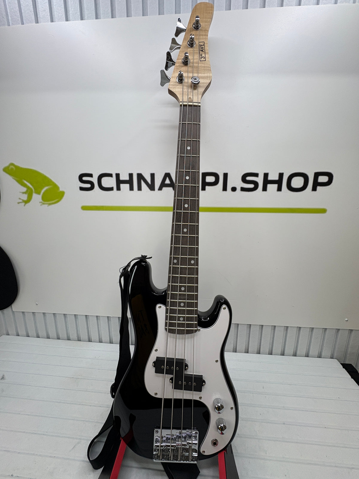 3rd Avenue 3/4 Mini E-Bass – 4 Saiten – Short Scale