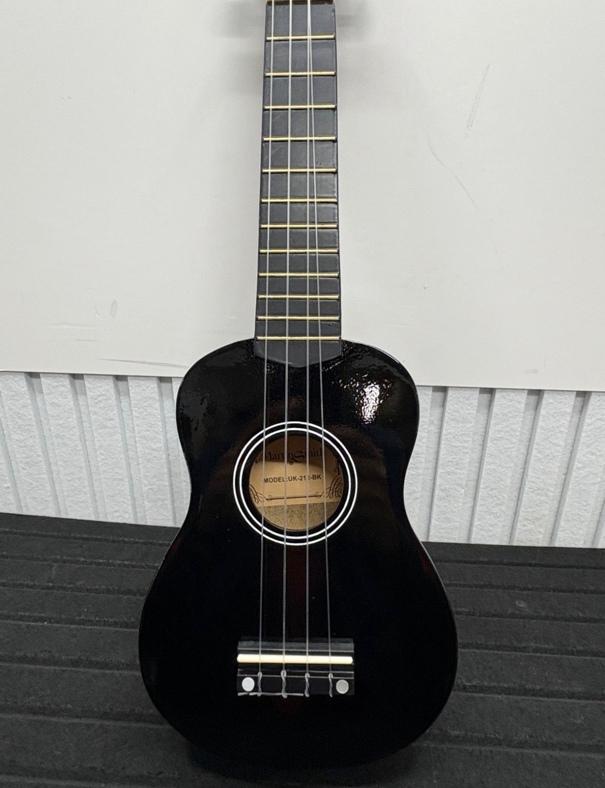 Martin Smith Ukulele UK-212-BK