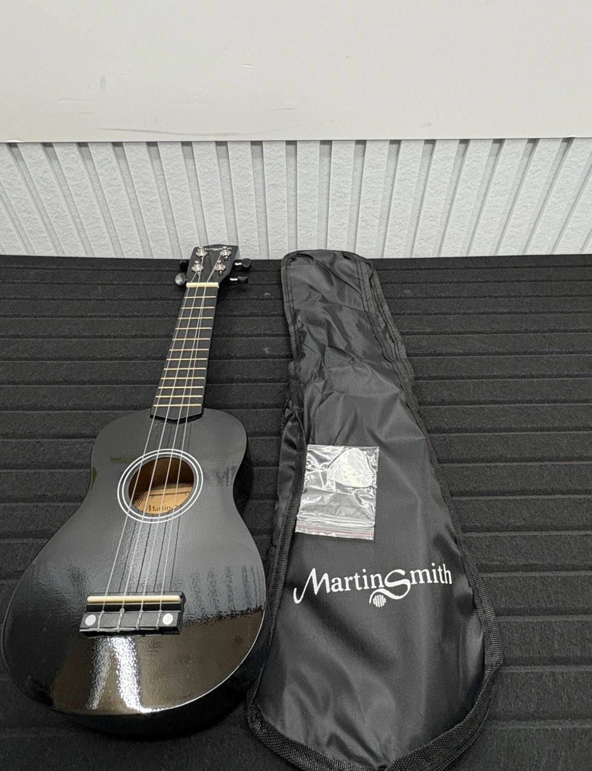 Martin Smith Ukulele UK-212-BK